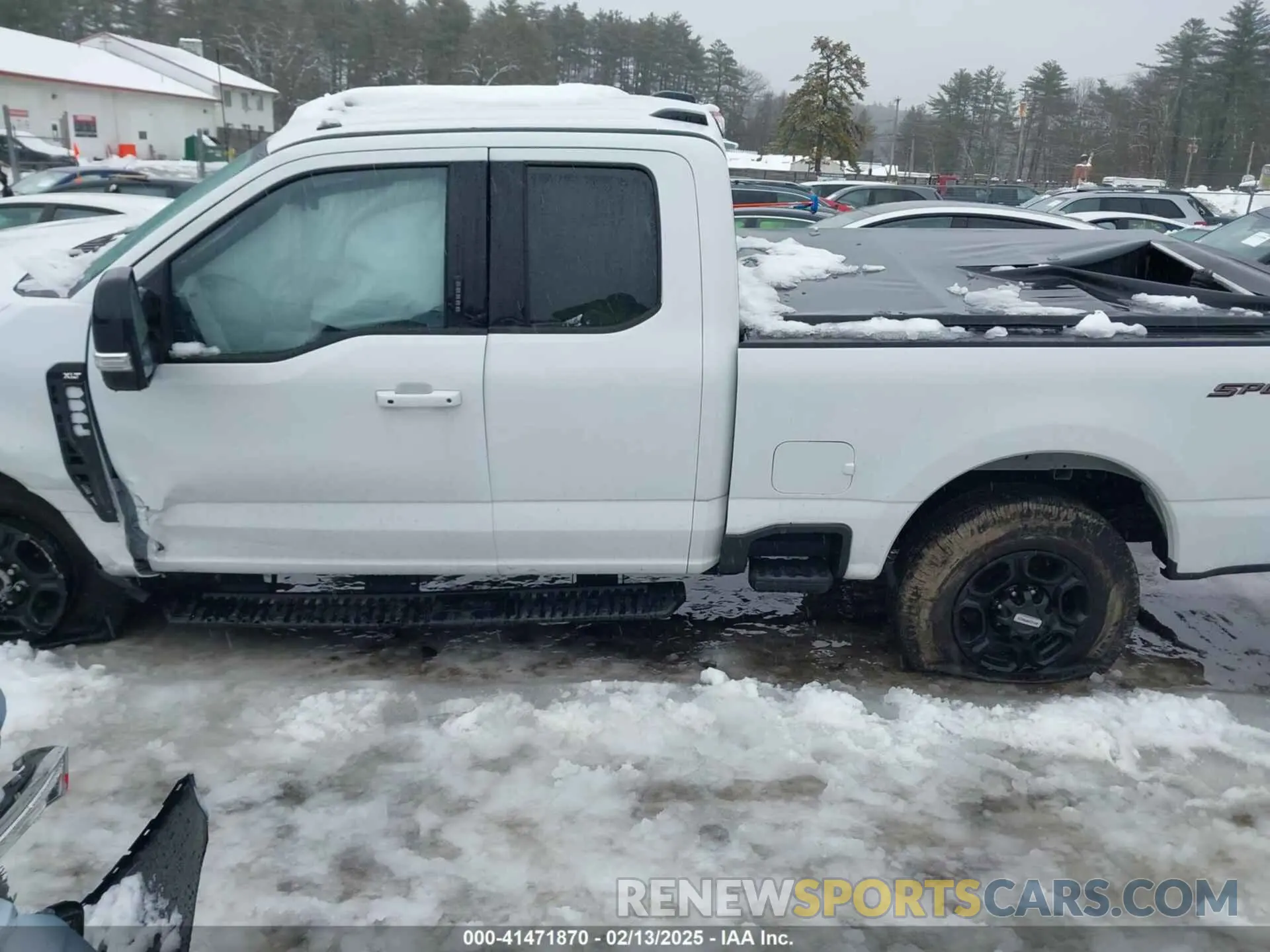 13 Photograph of a damaged car 1FT8X2BN8PED10834 FORD F-250 2023