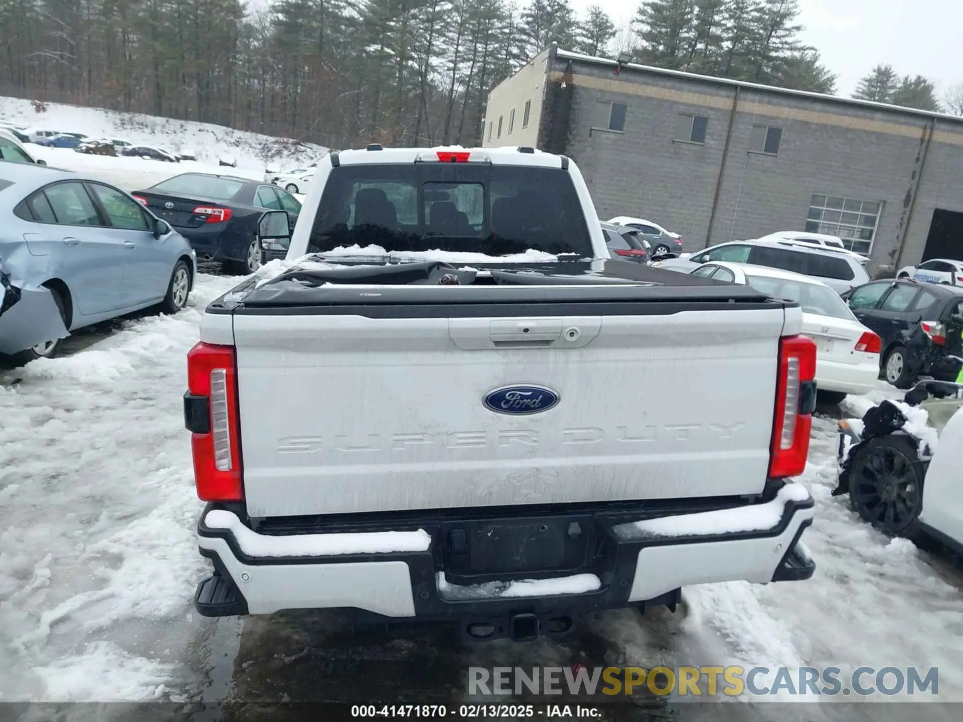 15 Photograph of a damaged car 1FT8X2BN8PED10834 FORD F-250 2023