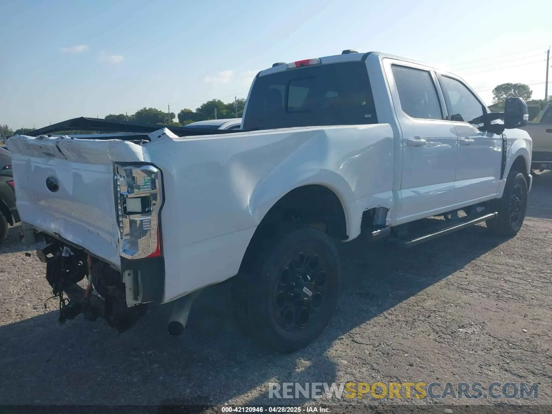 4 Фотография поврежденного автомобиля 1FT8W2BN0RED51481 FORD F-250 2024