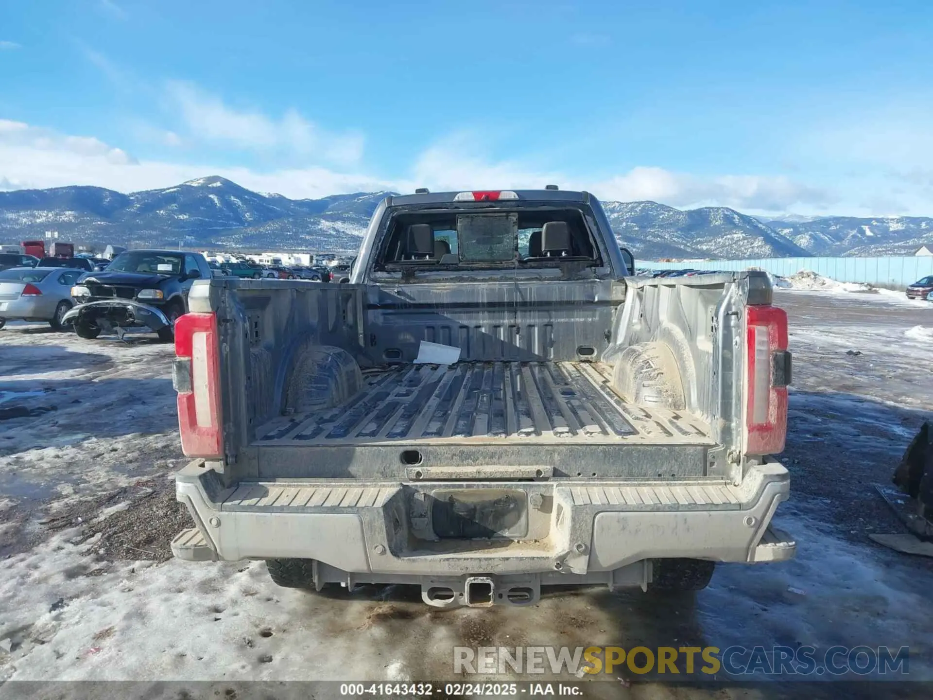 19 Photograph of a damaged car 1FT8W2BT1RED67526 FORD F-250 2024