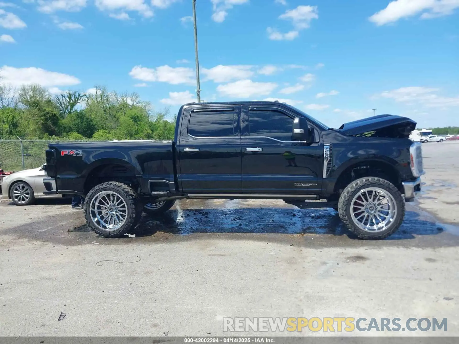 13 Фотография поврежденного автомобиля 1FT8W2BT8REE27558 FORD F-250 2024