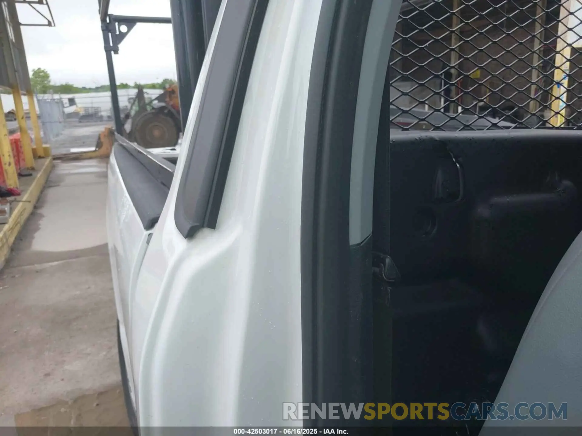 8 Photograph of a damaged car 1FTBF2BA2REC07580 FORD F-250 2024