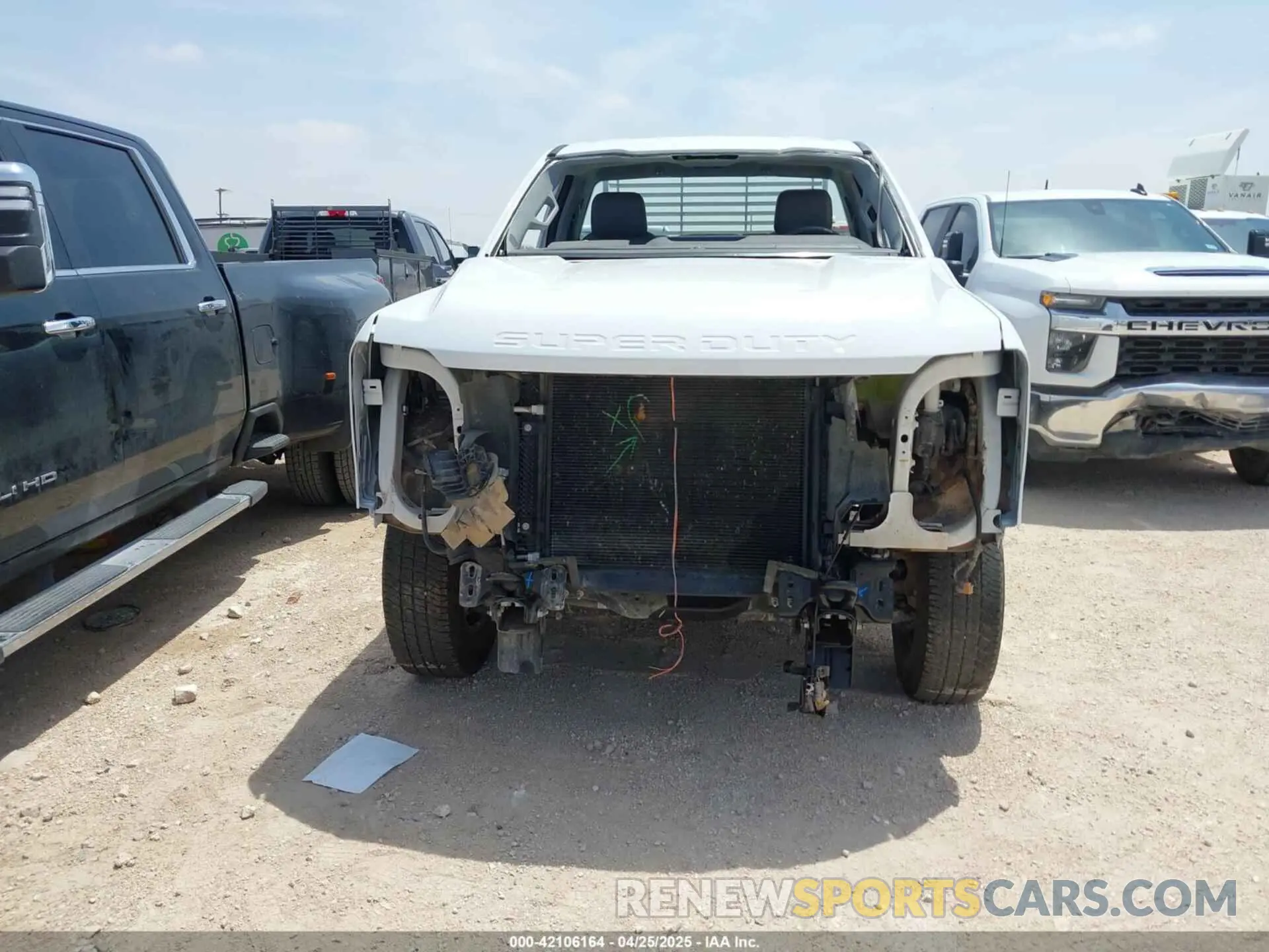 12 Фотография поврежденного автомобиля 1FTBF2BA5REE36108 FORD F-250 2024
