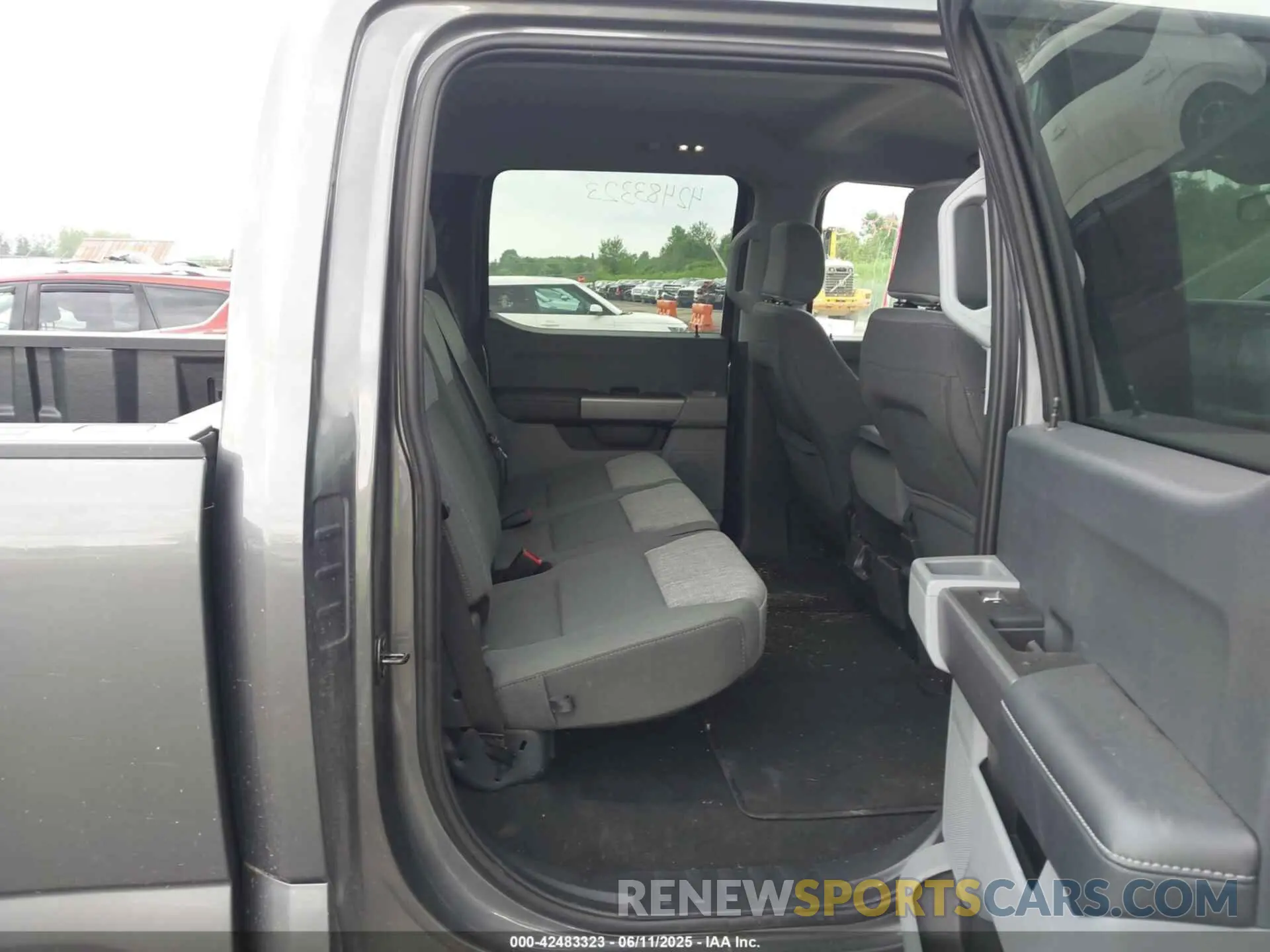 8 Photograph of a damaged car 1FT7W2BT6SEC33936 FORD F-250 2025