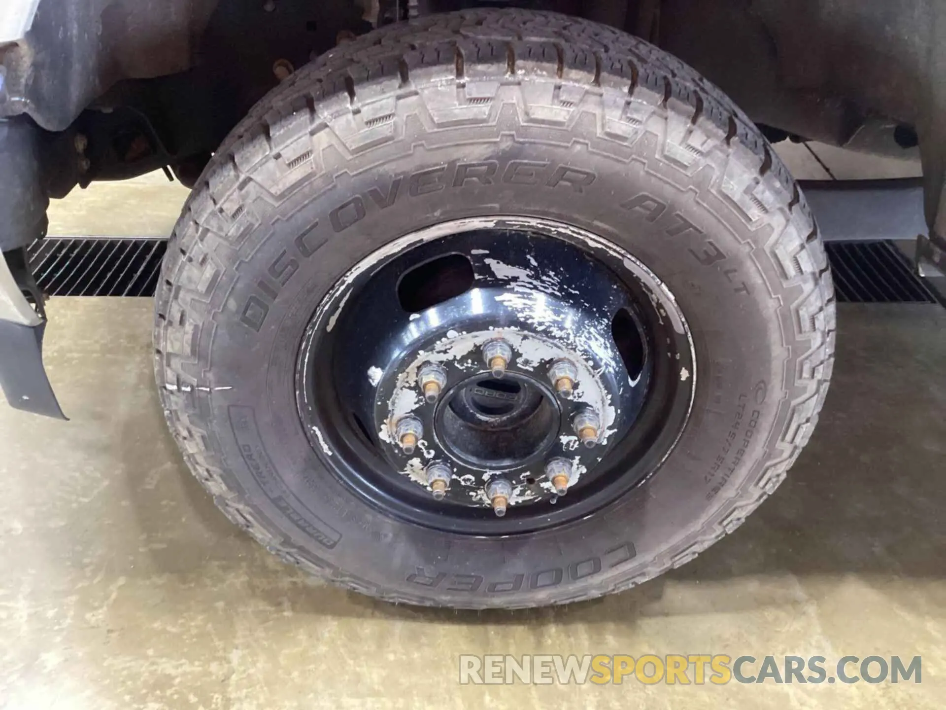 10 Фотография поврежденного автомобиля 1FD8W3DT5KEG49561 FORD F-350 2019
