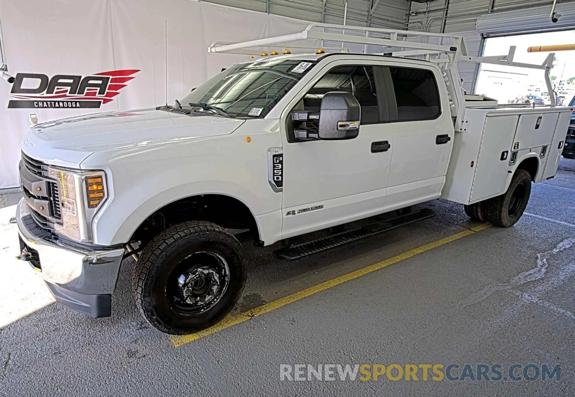 11 Фотография поврежденного автомобиля 1FD8W3DT5KEG49561 FORD F-350 2019