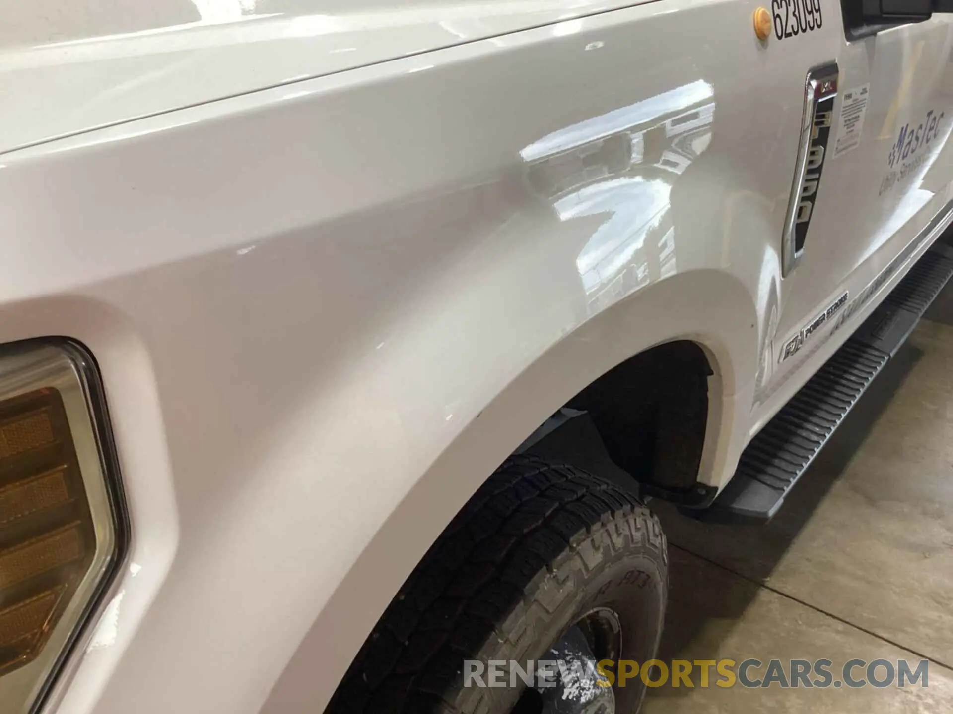 12 Фотография поврежденного автомобиля 1FD8W3DT5KEG49561 FORD F-350 2019
