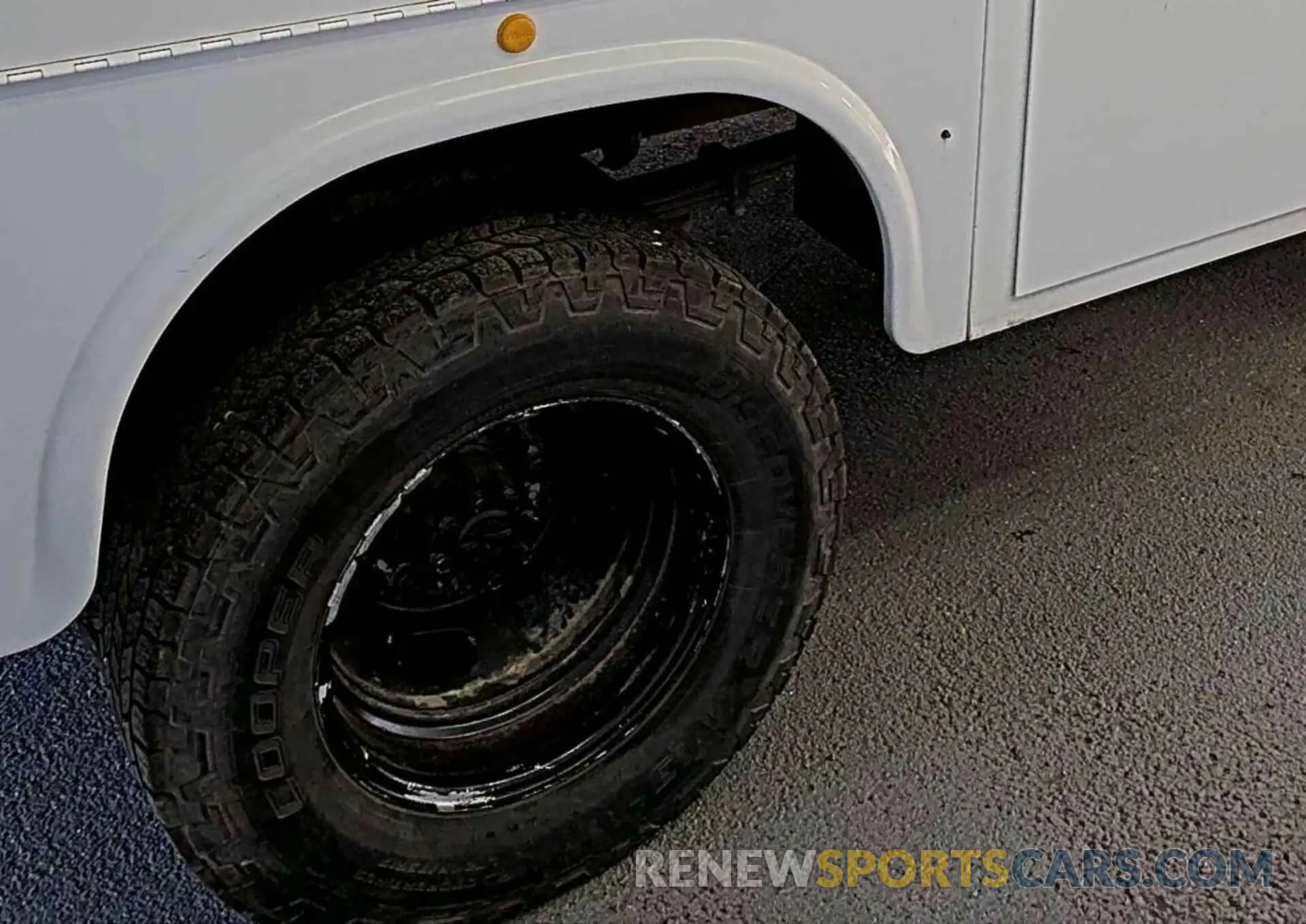 41 Фотография поврежденного автомобиля 1FD8W3DT5KEG49561 FORD F-350 2019