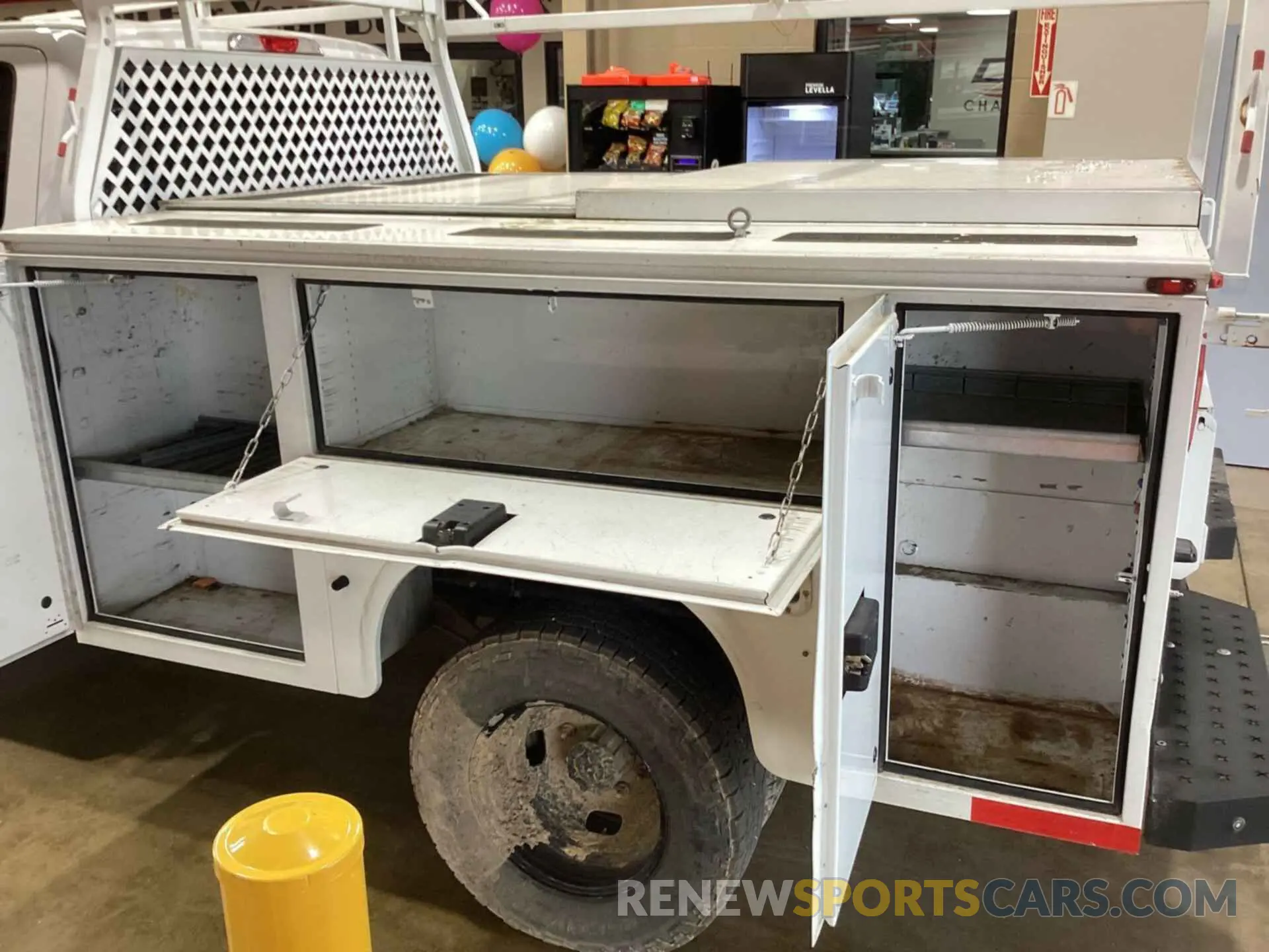 7 Фотография поврежденного автомобиля 1FD8W3DT5KEG49561 FORD F-350 2019