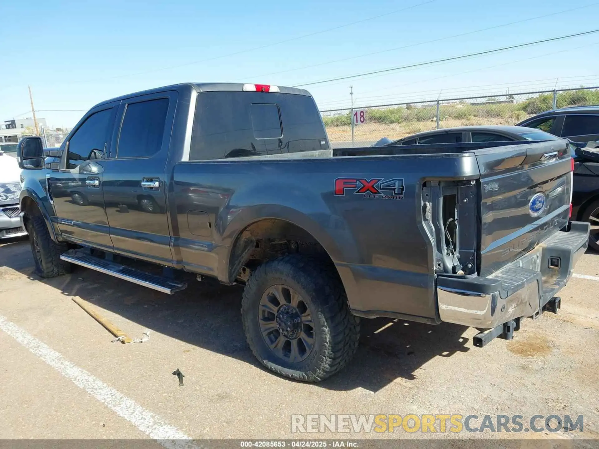 13 Фотография поврежденного автомобиля 1FT8W3BT1KEE83563 FORD F-350 2019