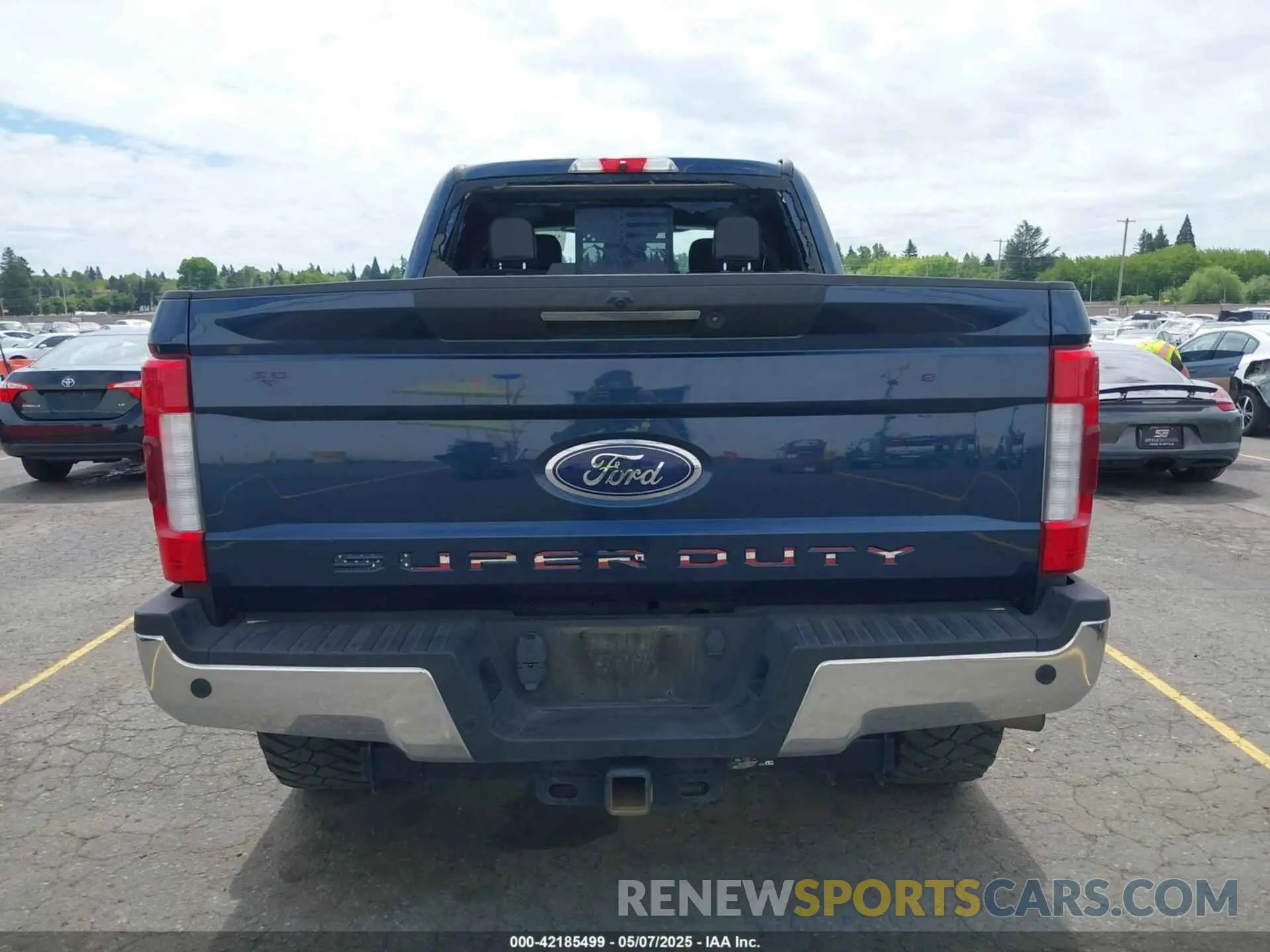15 Photograph of a damaged car 1FT8W3BT4KED12919 FORD F-350 2019