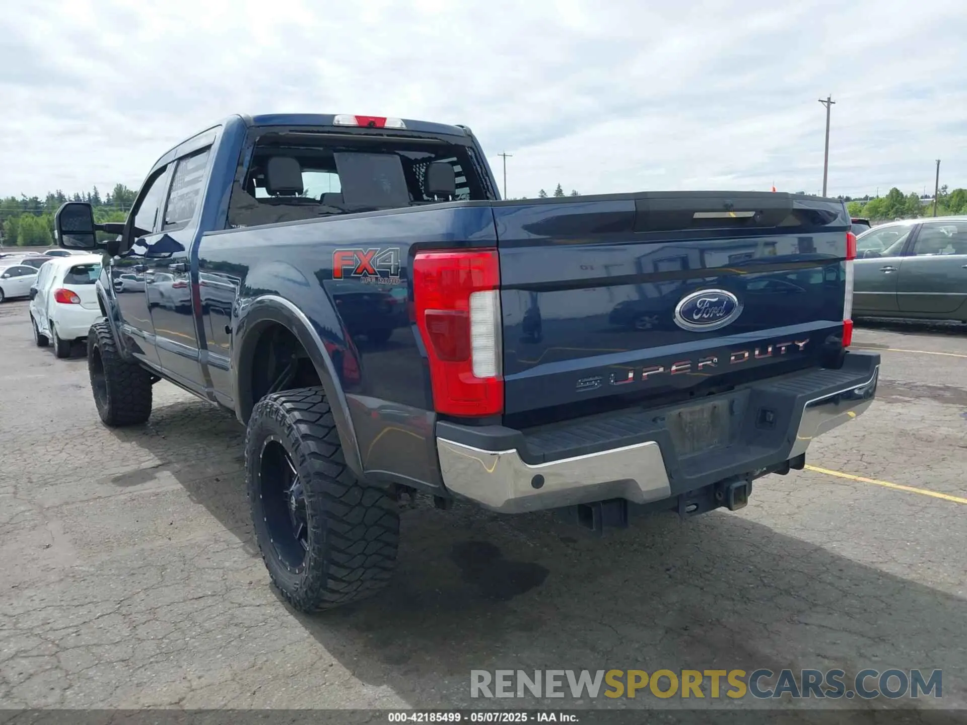 3 Photograph of a damaged car 1FT8W3BT4KED12919 FORD F-350 2019