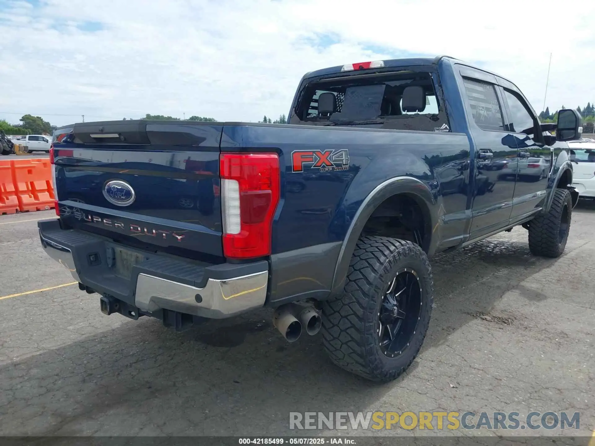 4 Photograph of a damaged car 1FT8W3BT4KED12919 FORD F-350 2019