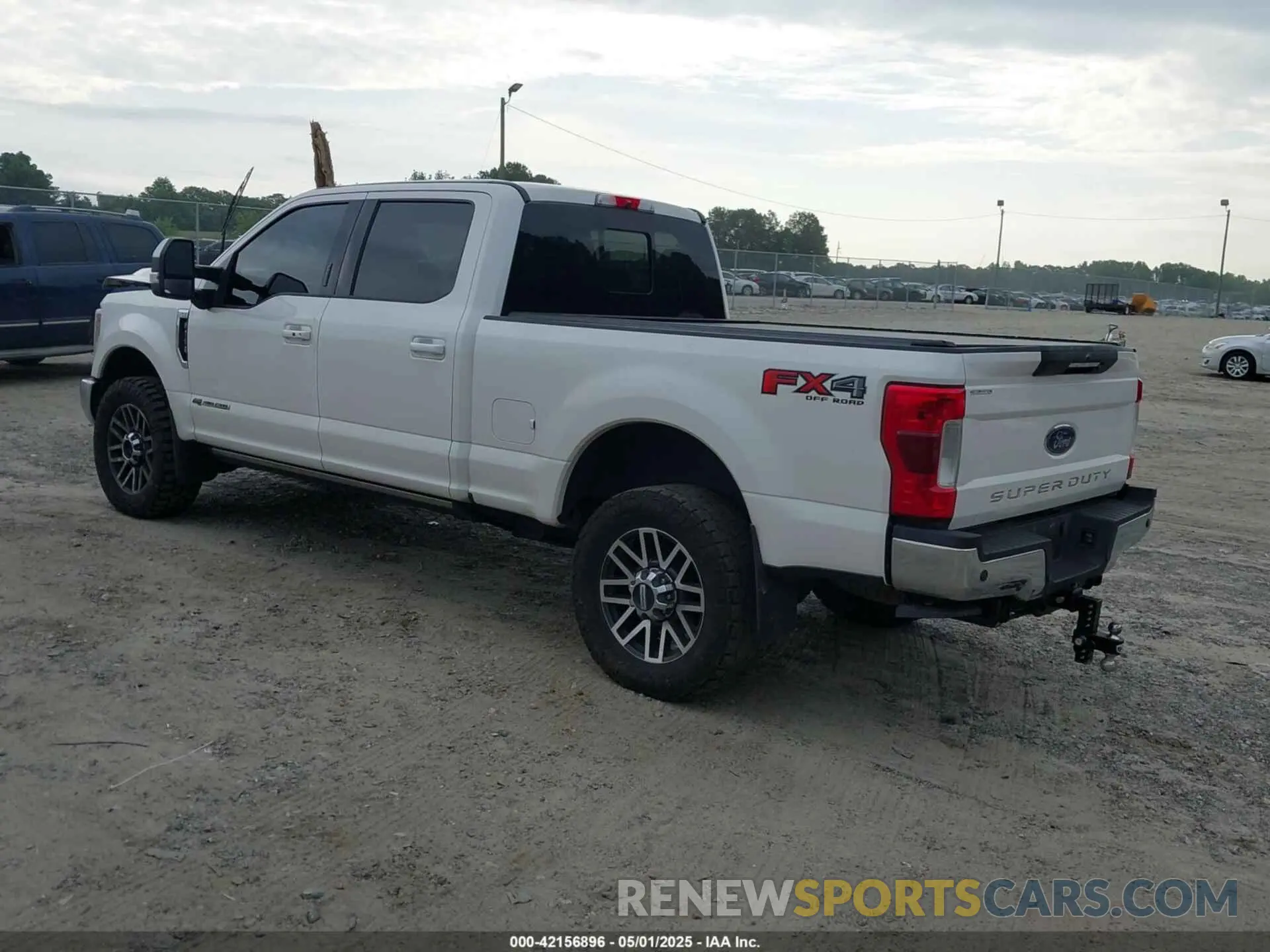 3 Фотография поврежденного автомобиля 1FT8W3BT5KEE17677 FORD F-350 2019
