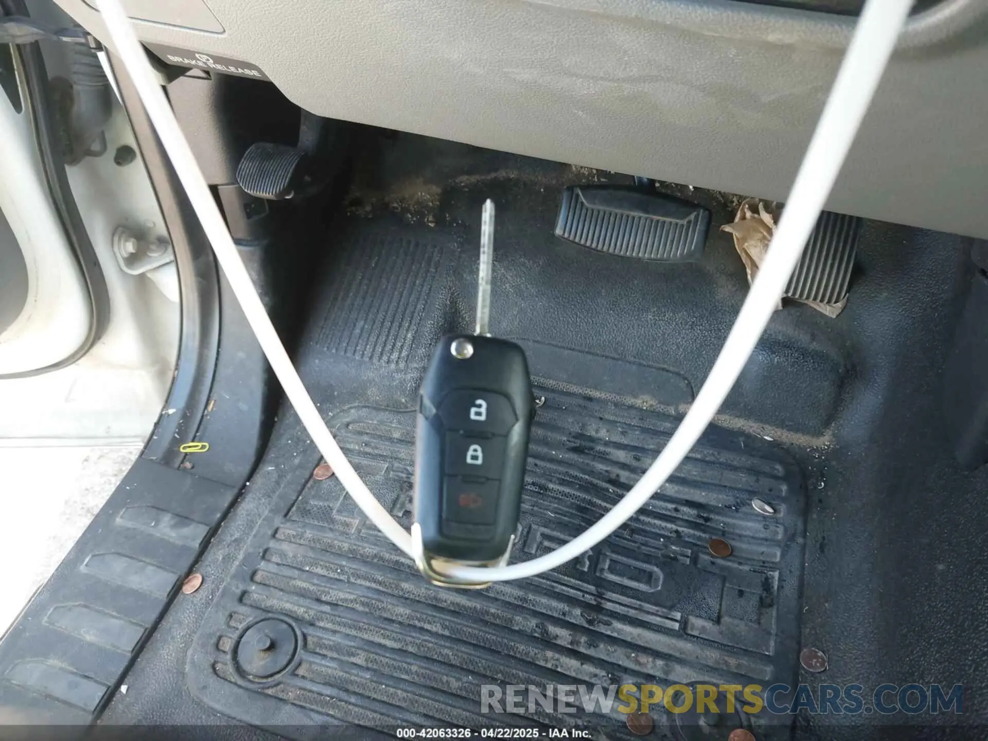 11 Photograph of a damaged car 1FT8W3BT5KEF01076 FORD F-350 2019