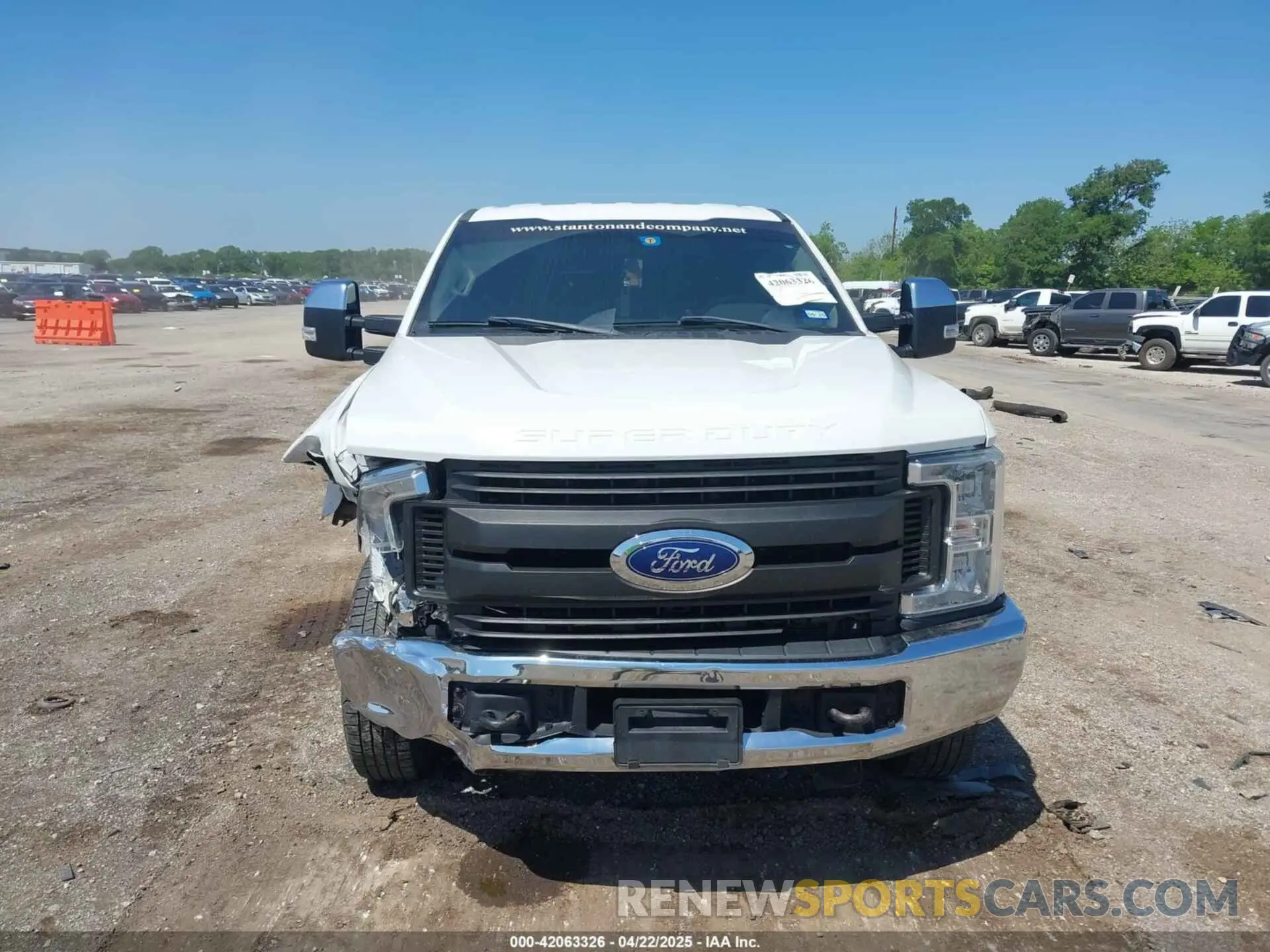 12 Photograph of a damaged car 1FT8W3BT5KEF01076 FORD F-350 2019