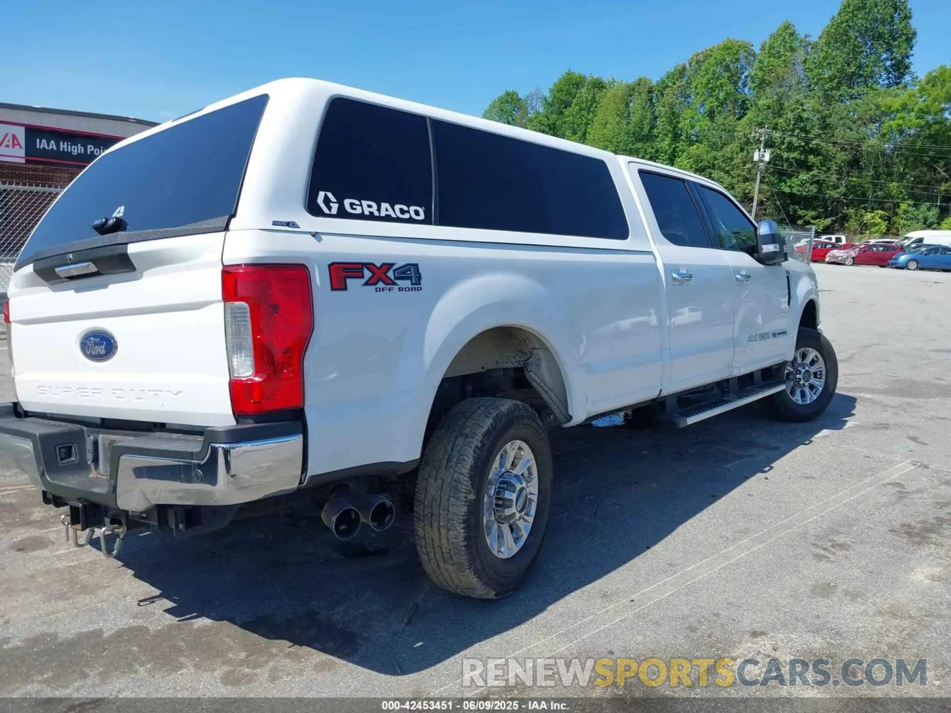 4 Фотография поврежденного автомобиля 1FT8W3BT6KEE18563 FORD F-350 2019