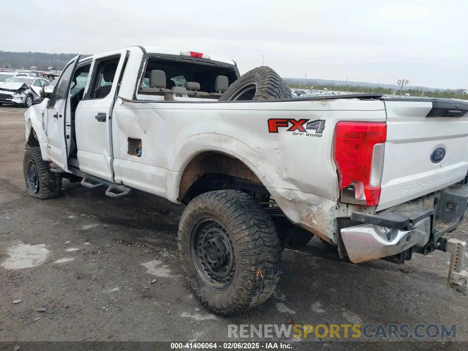 3 Фотография поврежденного автомобиля 1FT8W3BT8KEE02526 FORD F-350 2019