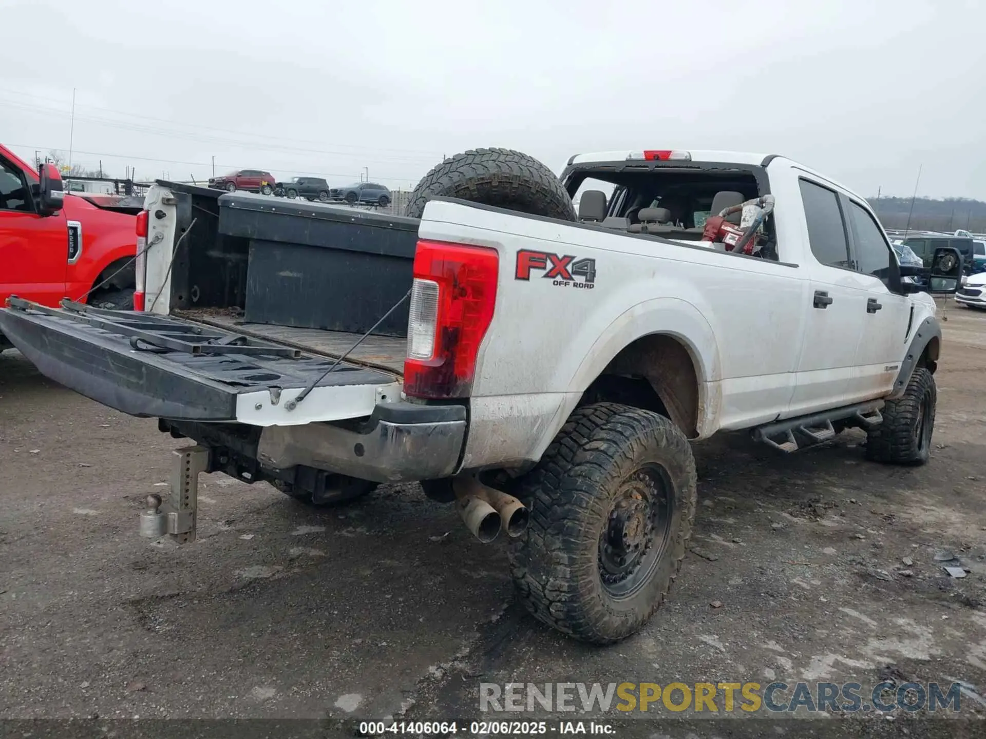 4 Фотография поврежденного автомобиля 1FT8W3BT8KEE02526 FORD F-350 2019