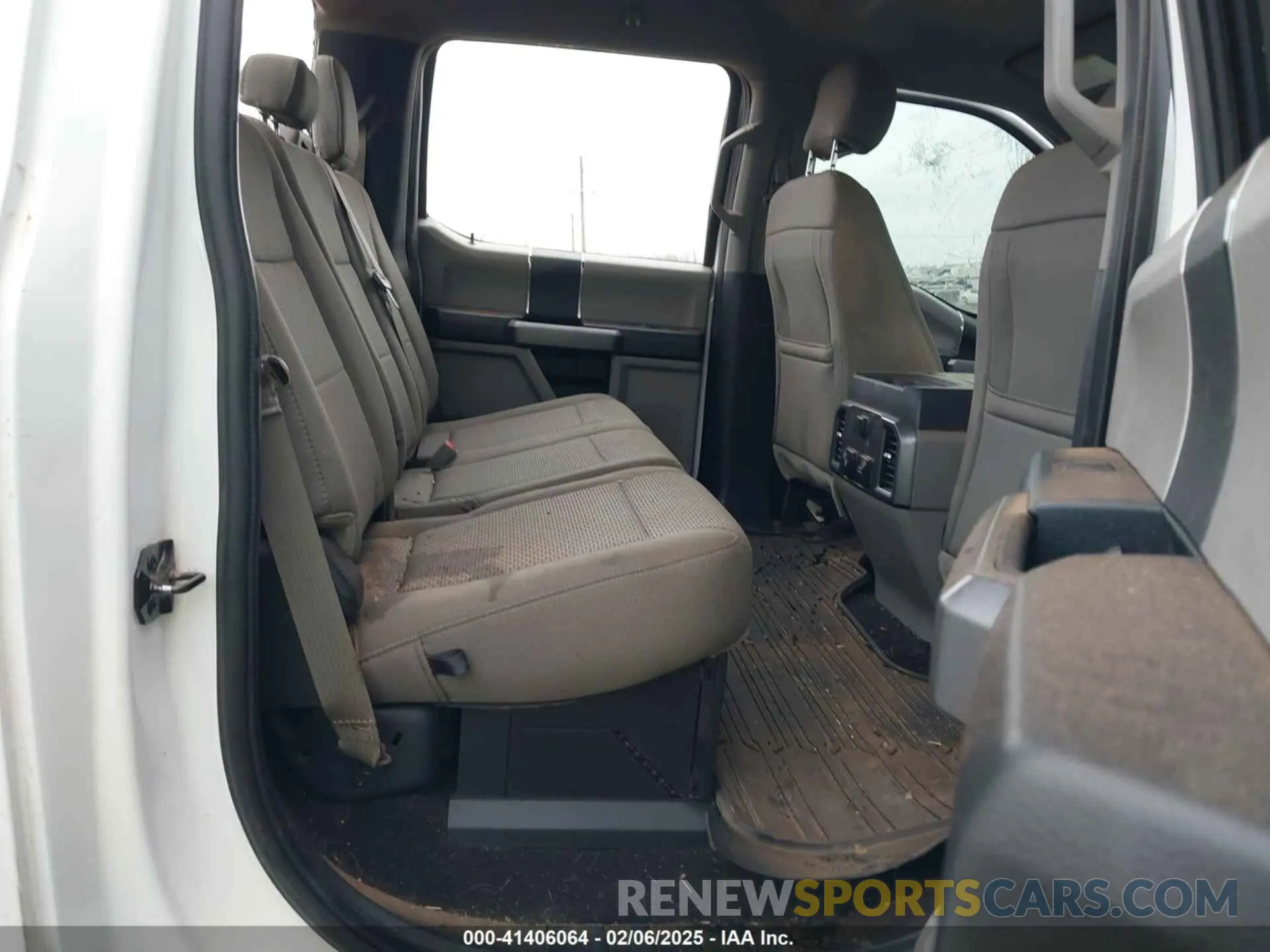 8 Фотография поврежденного автомобиля 1FT8W3BT8KEE02526 FORD F-350 2019