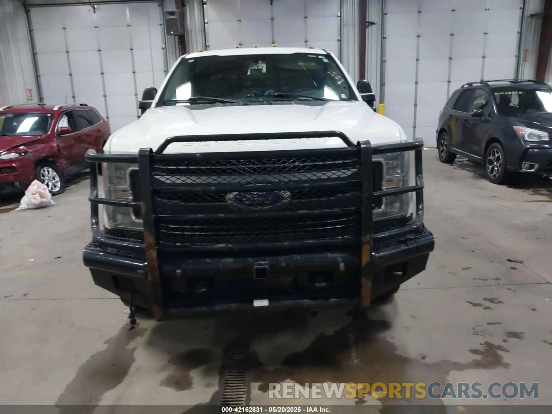 12 Фотография поврежденного автомобиля 1FT8W3BT9KEE59611 FORD F-350 2019