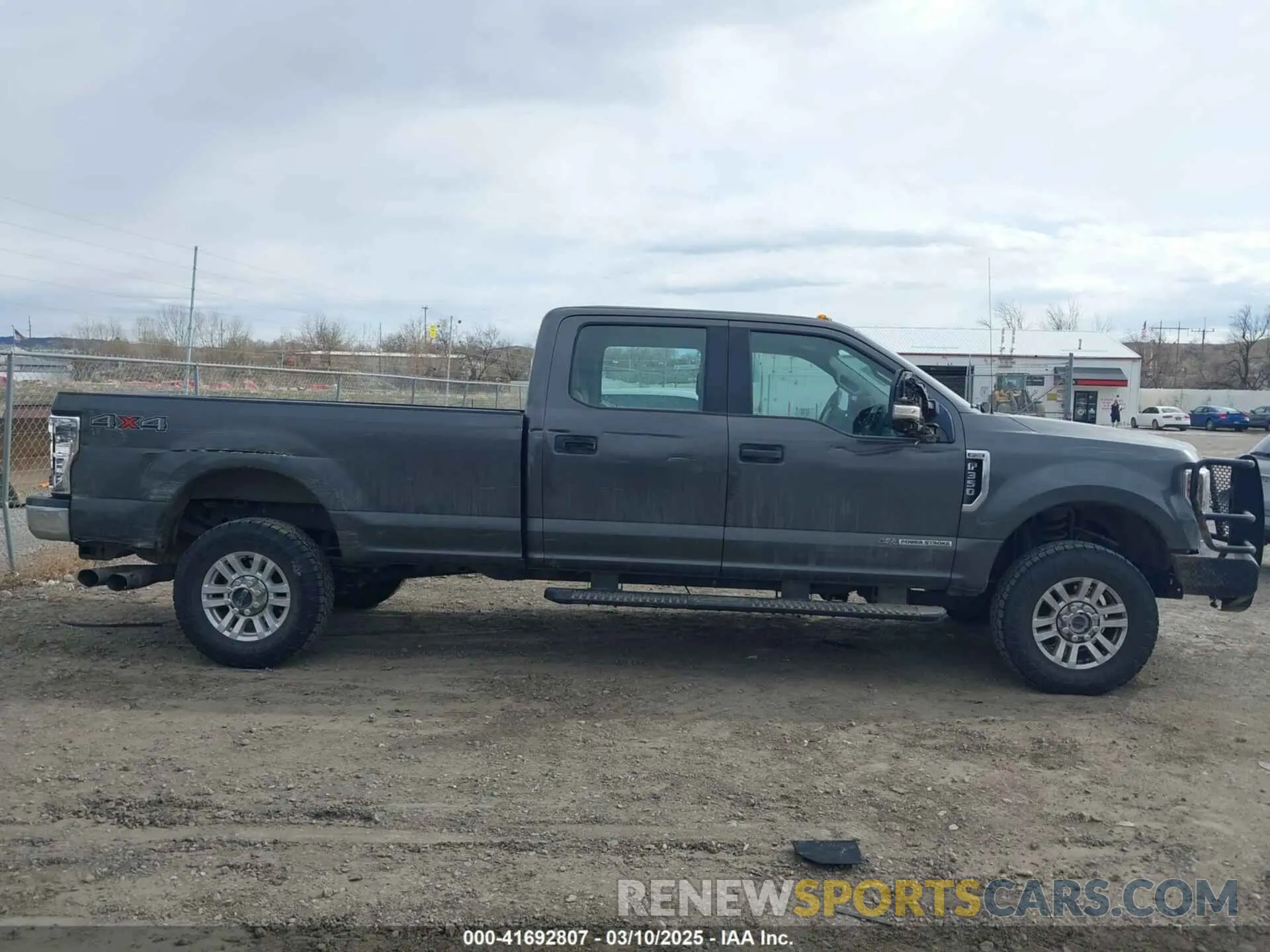 16 Photograph of a damaged car 1FT8W3BT9KEF02831 FORD F-350 2019