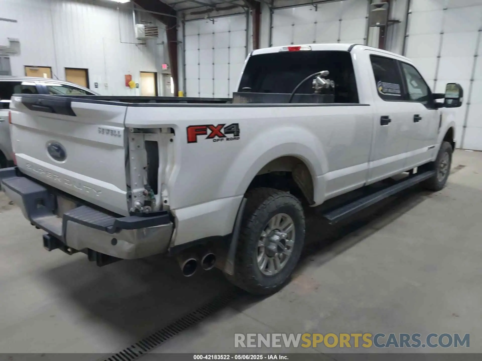 4 Photograph of a damaged car 1FT8W3BT9KEF33769 FORD F-350 2019