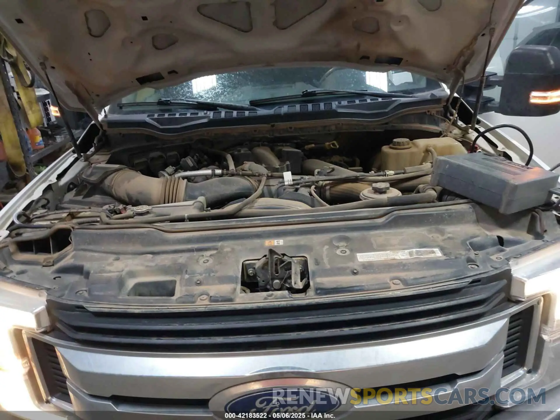 9 Photograph of a damaged car 1FT8W3BT9KEF33769 FORD F-350 2019