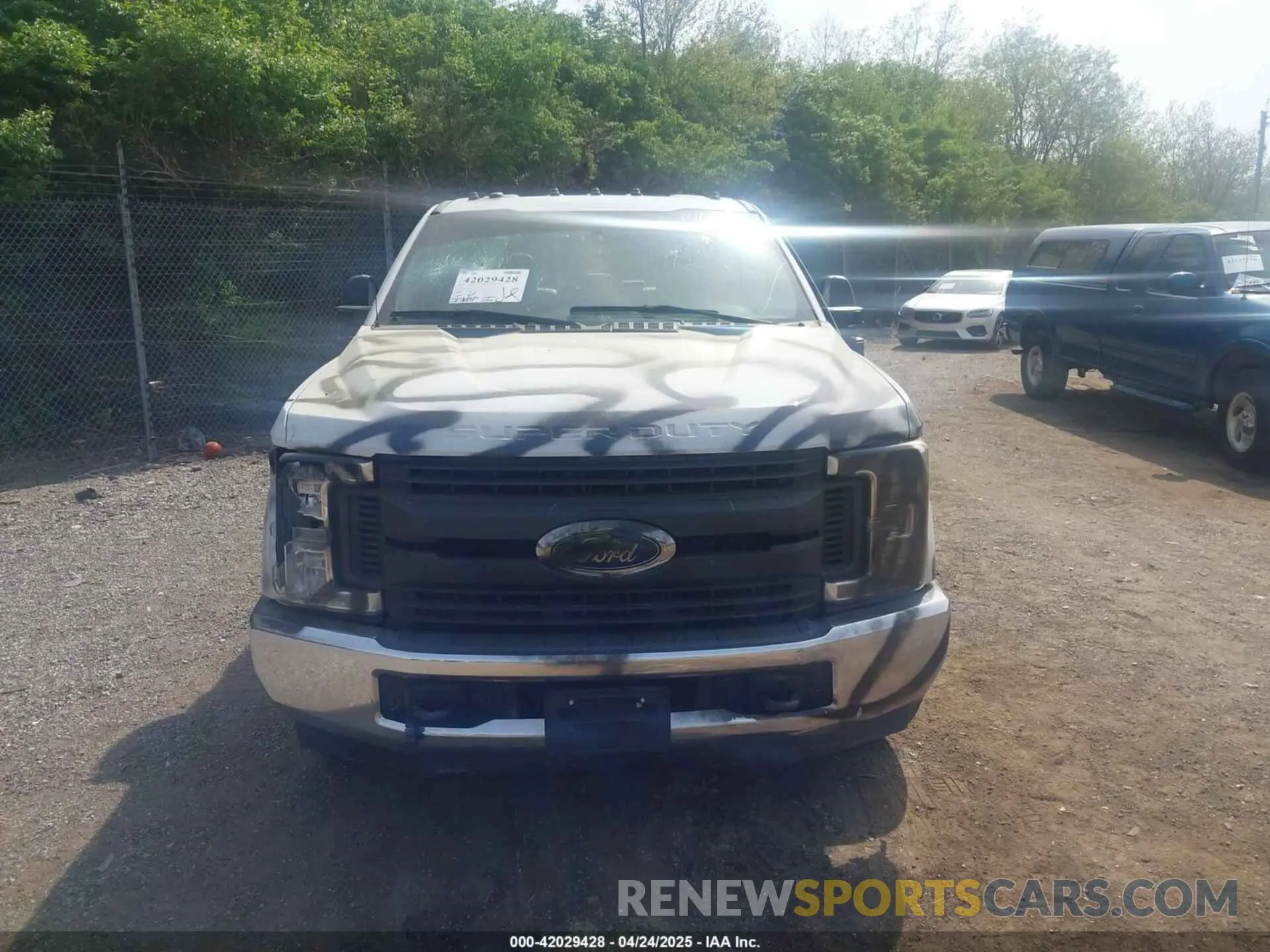 12 Фотография поврежденного автомобиля 1FT8W3CT5KEF10102 FORD F-350 2019