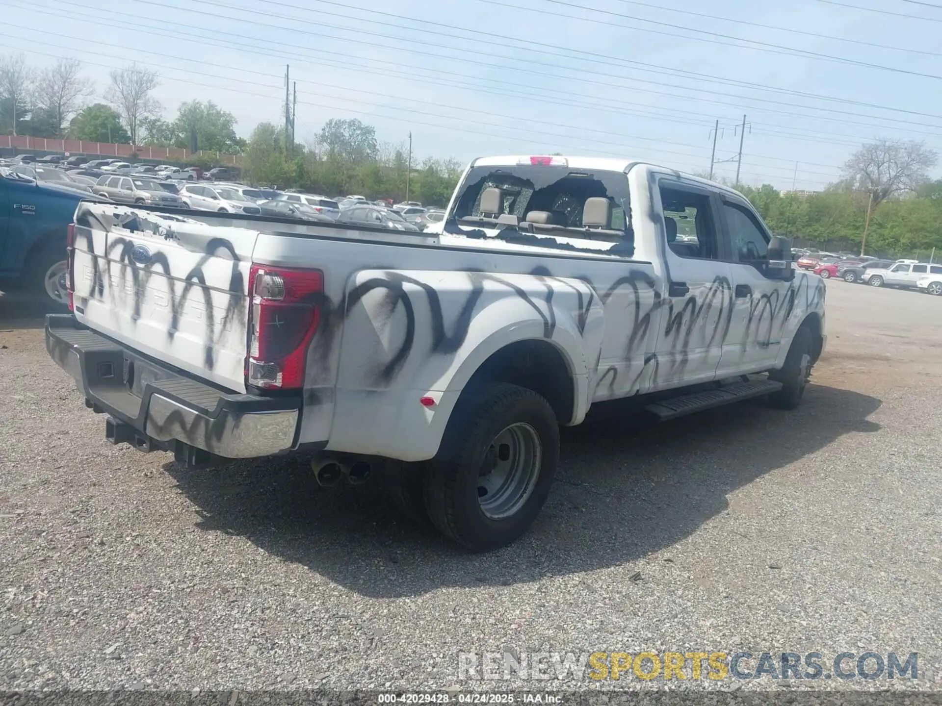 4 Фотография поврежденного автомобиля 1FT8W3CT5KEF10102 FORD F-350 2019