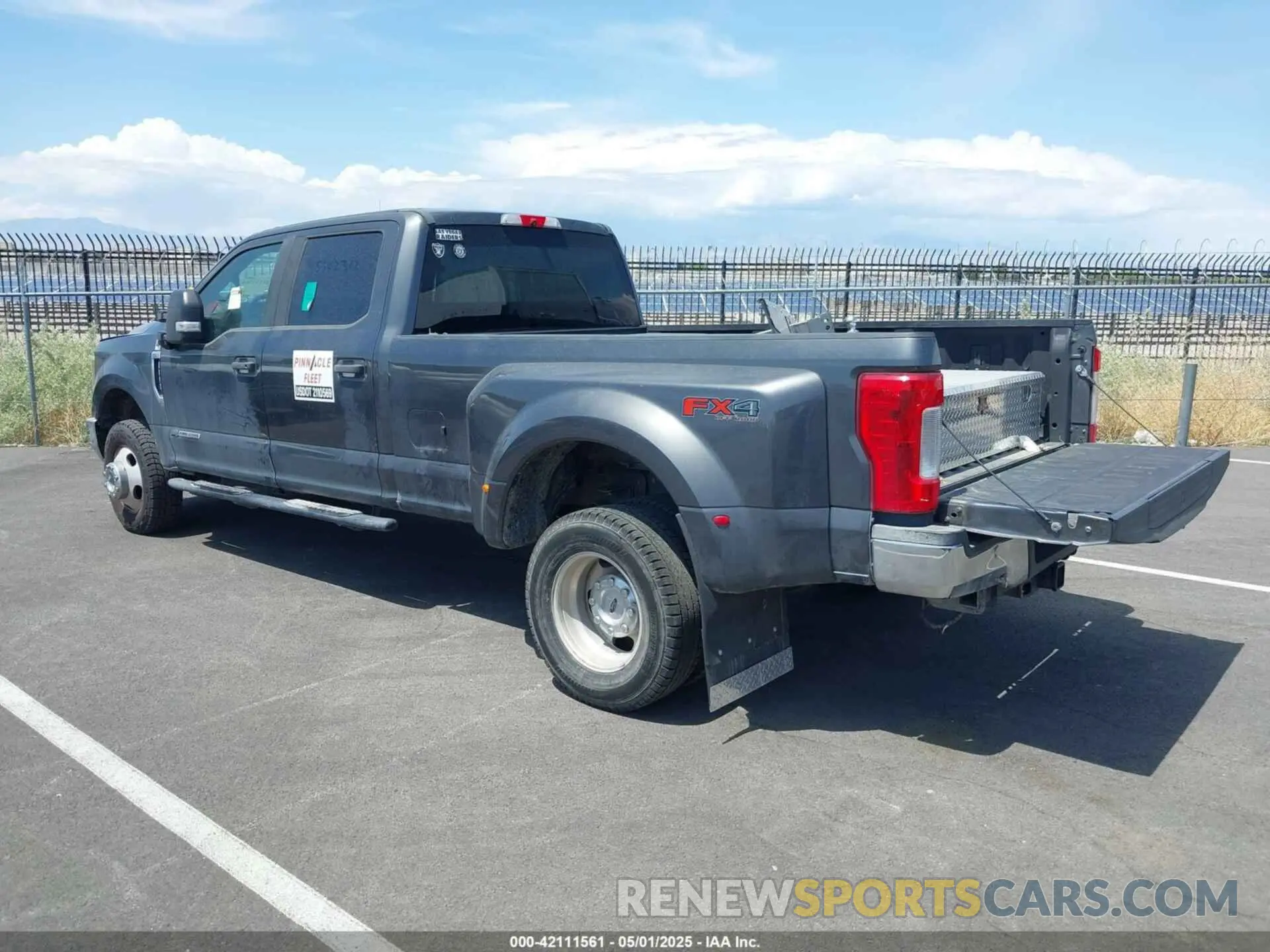 3 Фотография поврежденного автомобиля 1FT8W3DT3KEC04661 FORD F-350 2019