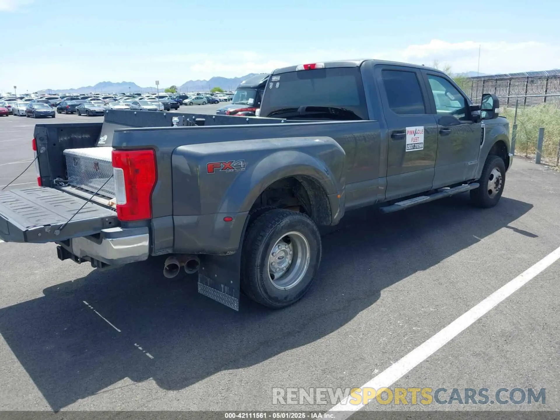 4 Фотография поврежденного автомобиля 1FT8W3DT3KEC04661 FORD F-350 2019