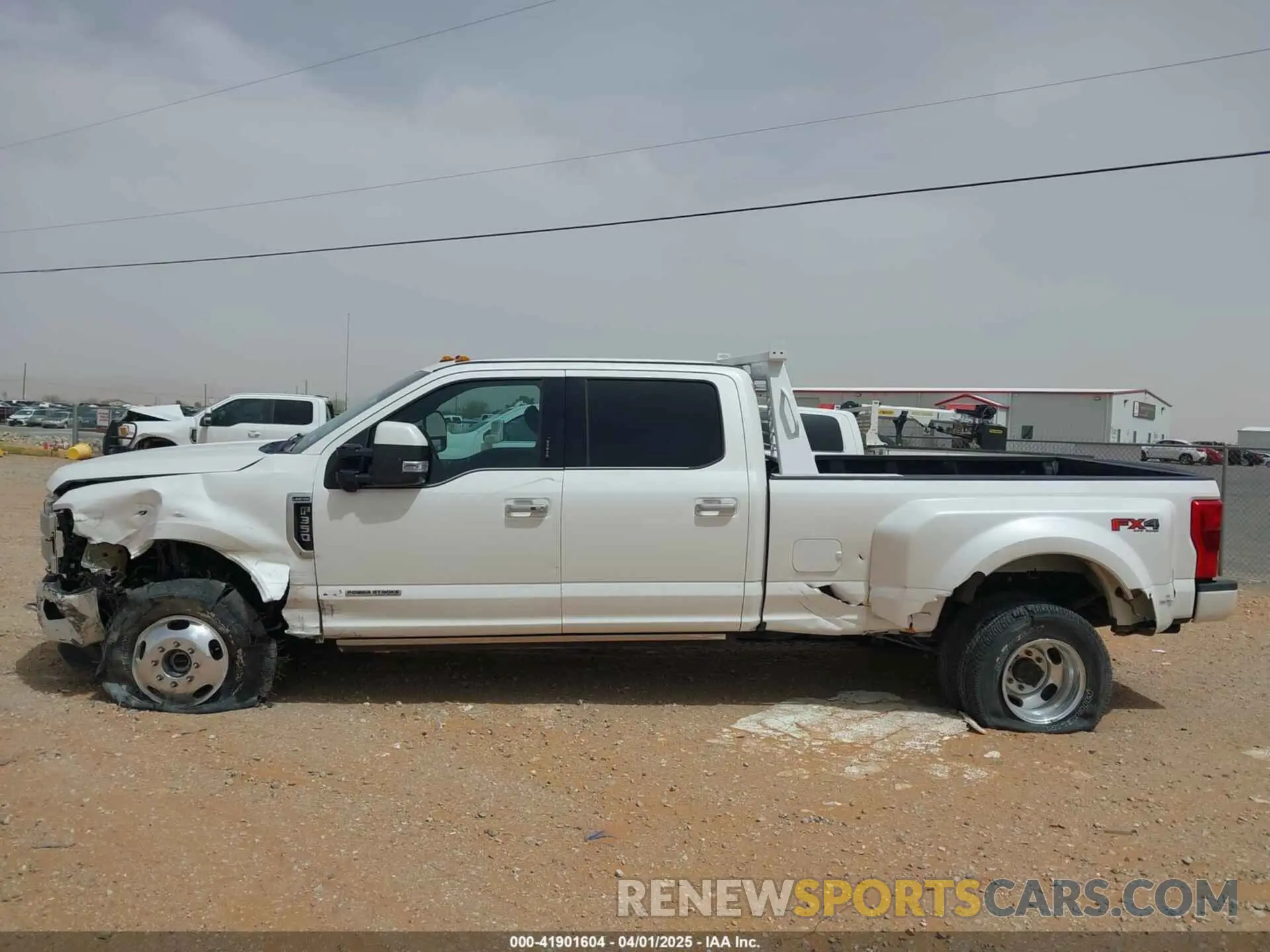 13 Фотография поврежденного автомобиля 1FT8W3DT5KED92907 FORD F-350 2019