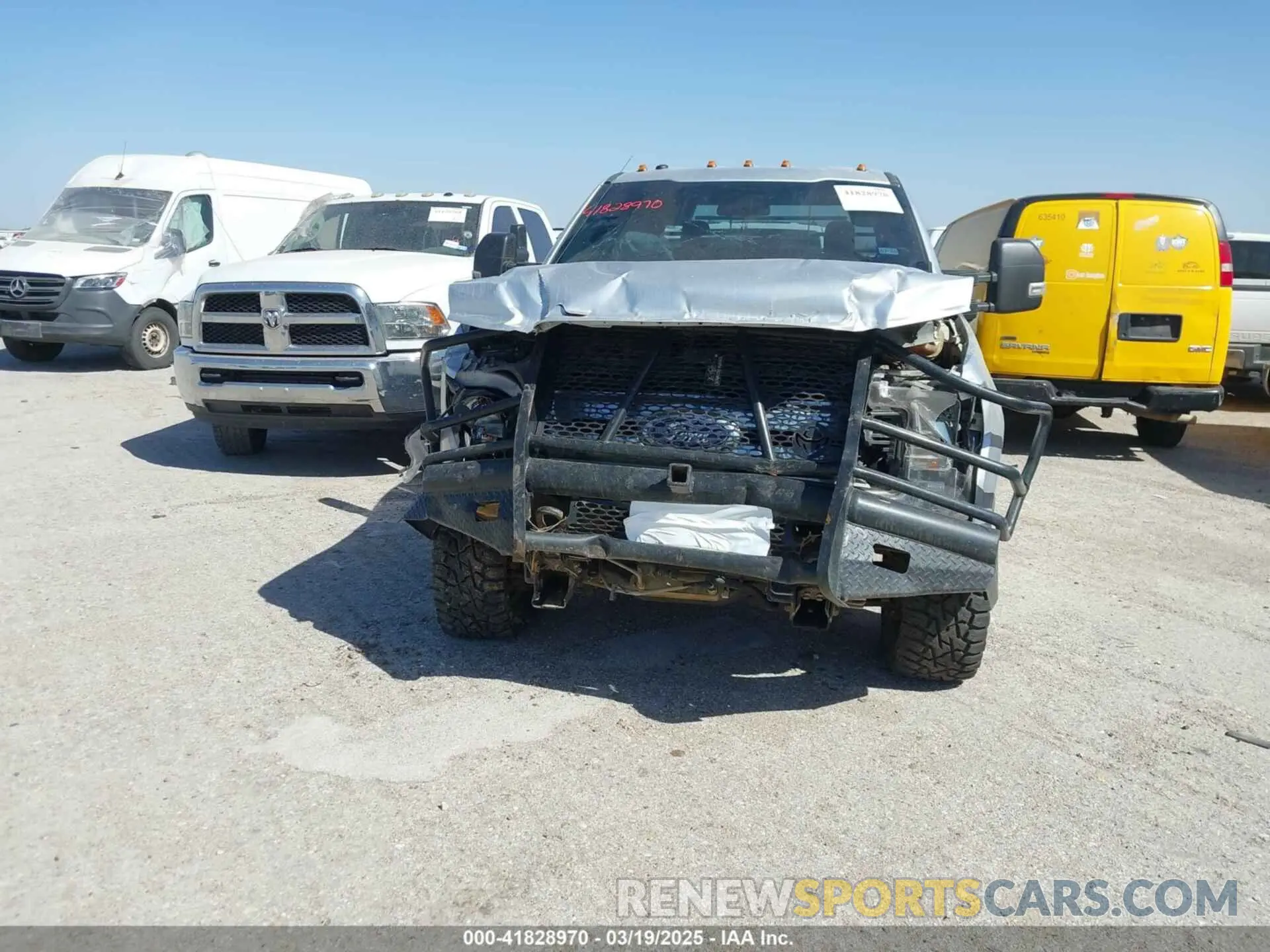 12 Photograph of a damaged car 1FT8W3DT5KEF39307 FORD F-350 2019