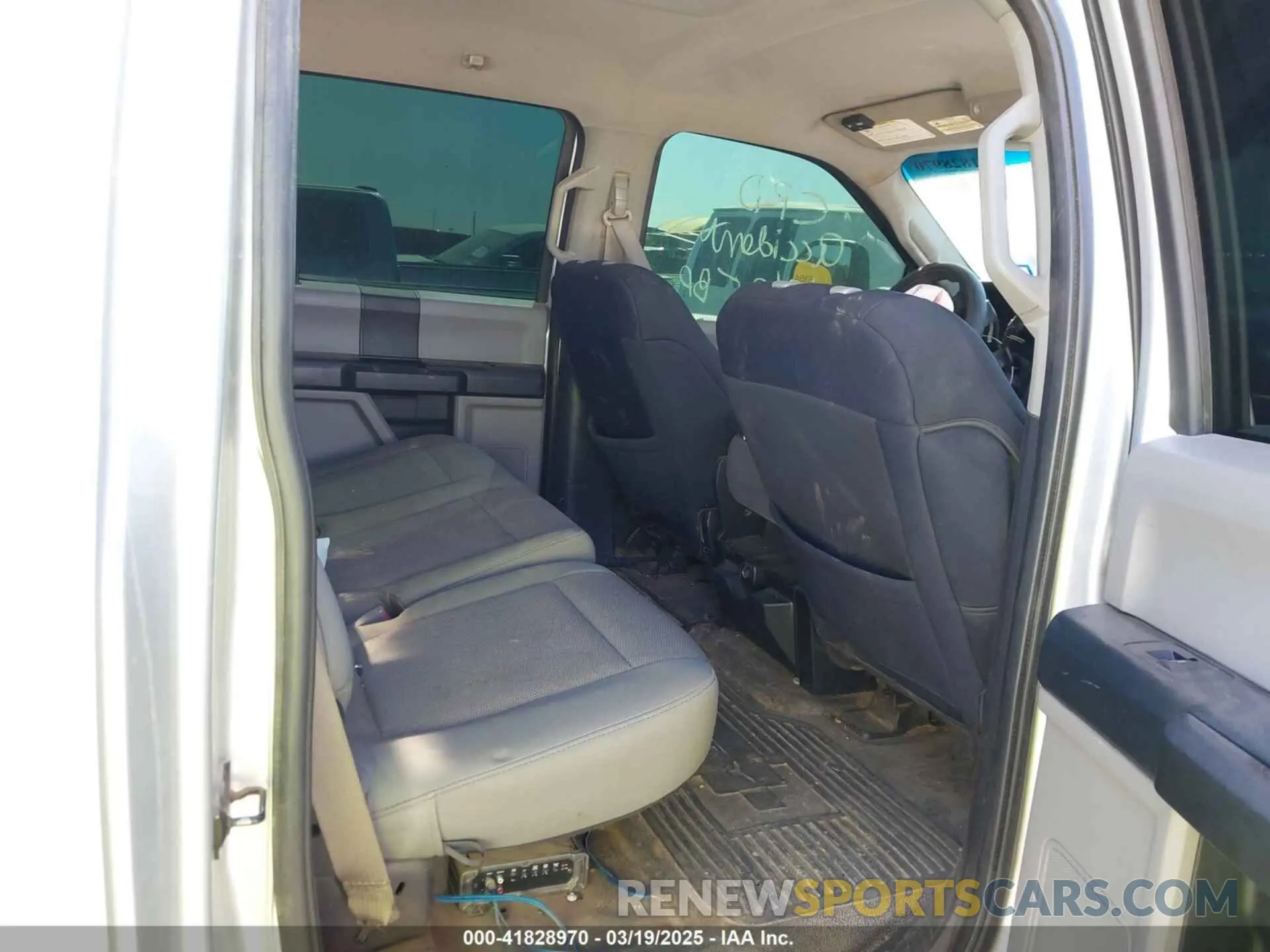 7 Photograph of a damaged car 1FT8W3DT5KEF39307 FORD F-350 2019