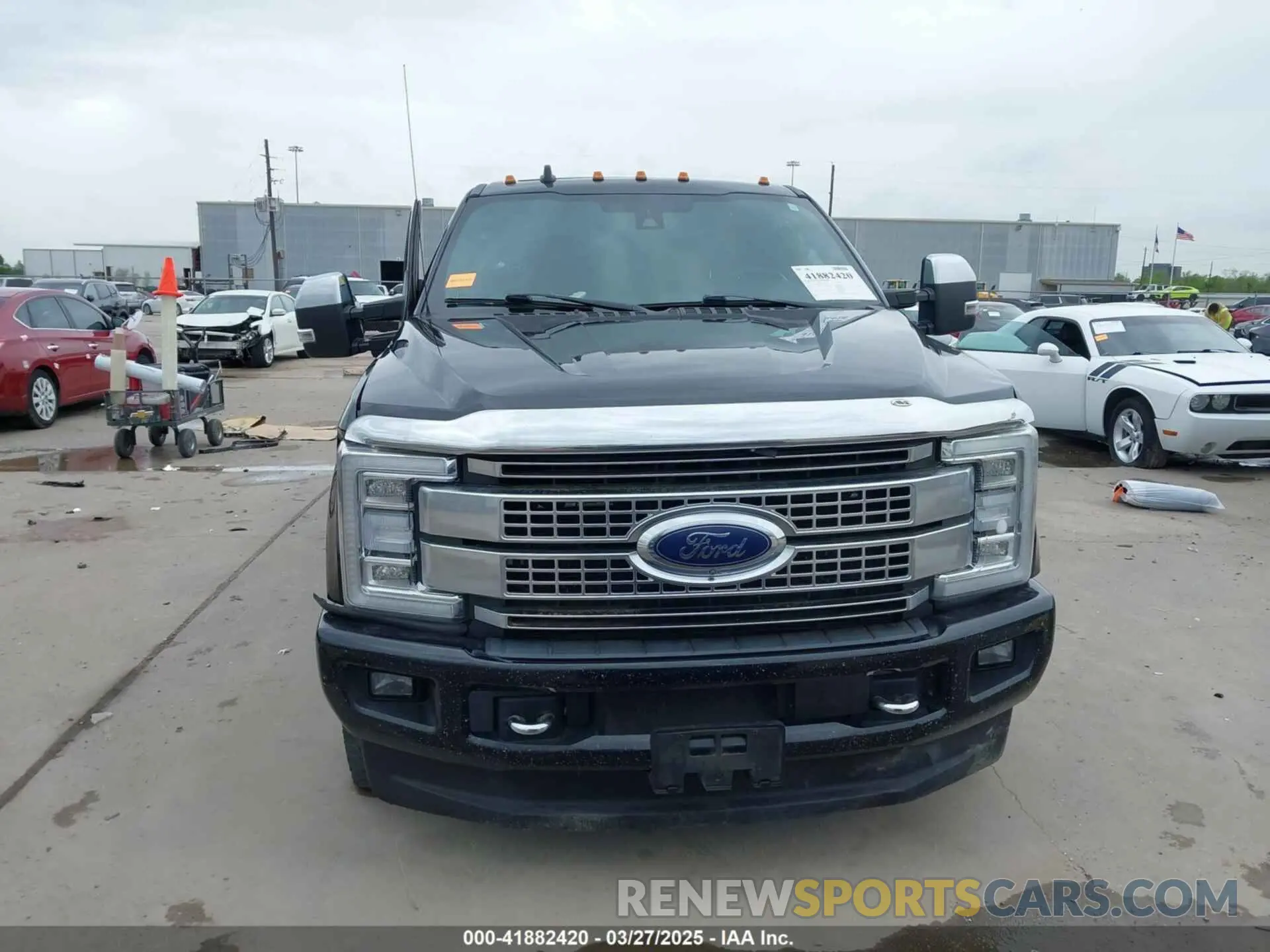 12 Фотография поврежденного автомобиля 1FT8W3DT6KEE20312 FORD F-350 2019