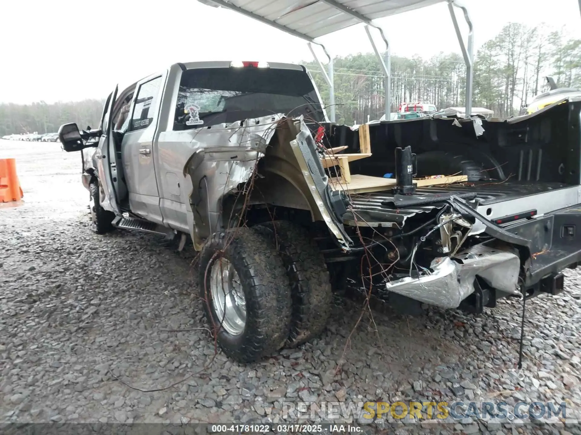3 Photograph of a damaged car 1FT8W3DT9KEG72684 FORD F-350 2019