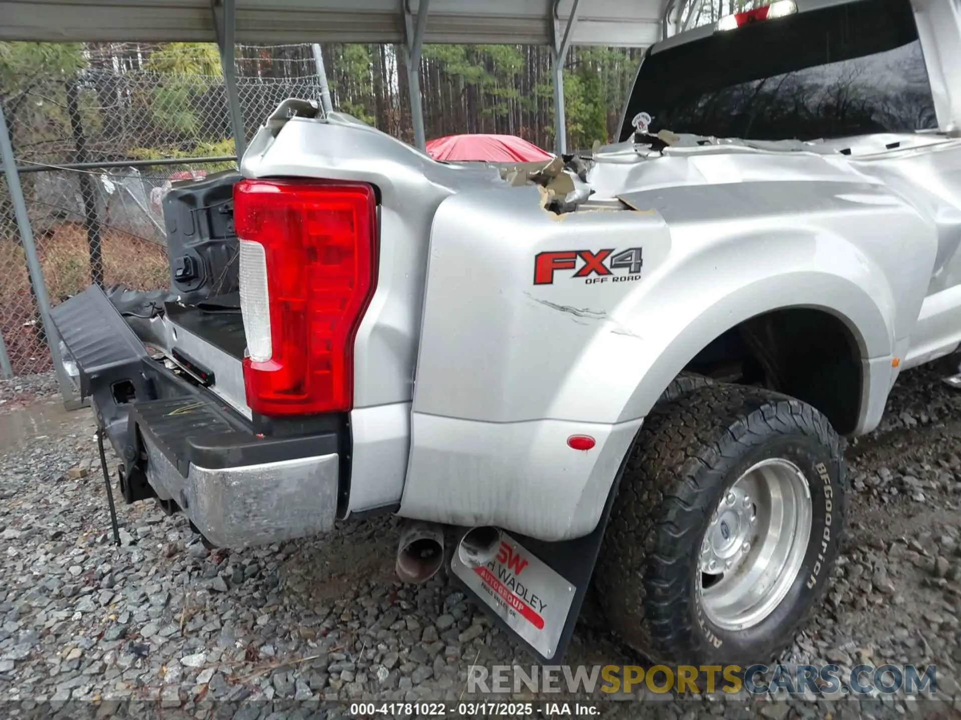 6 Photograph of a damaged car 1FT8W3DT9KEG72684 FORD F-350 2019