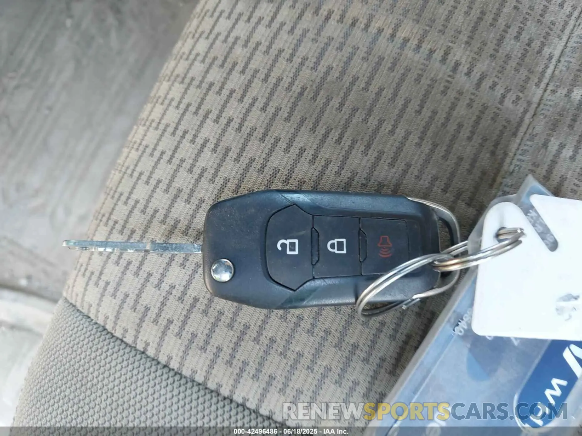 10 Photograph of a damaged car 1FT8X3BT0KED71186 FORD F-350 2019