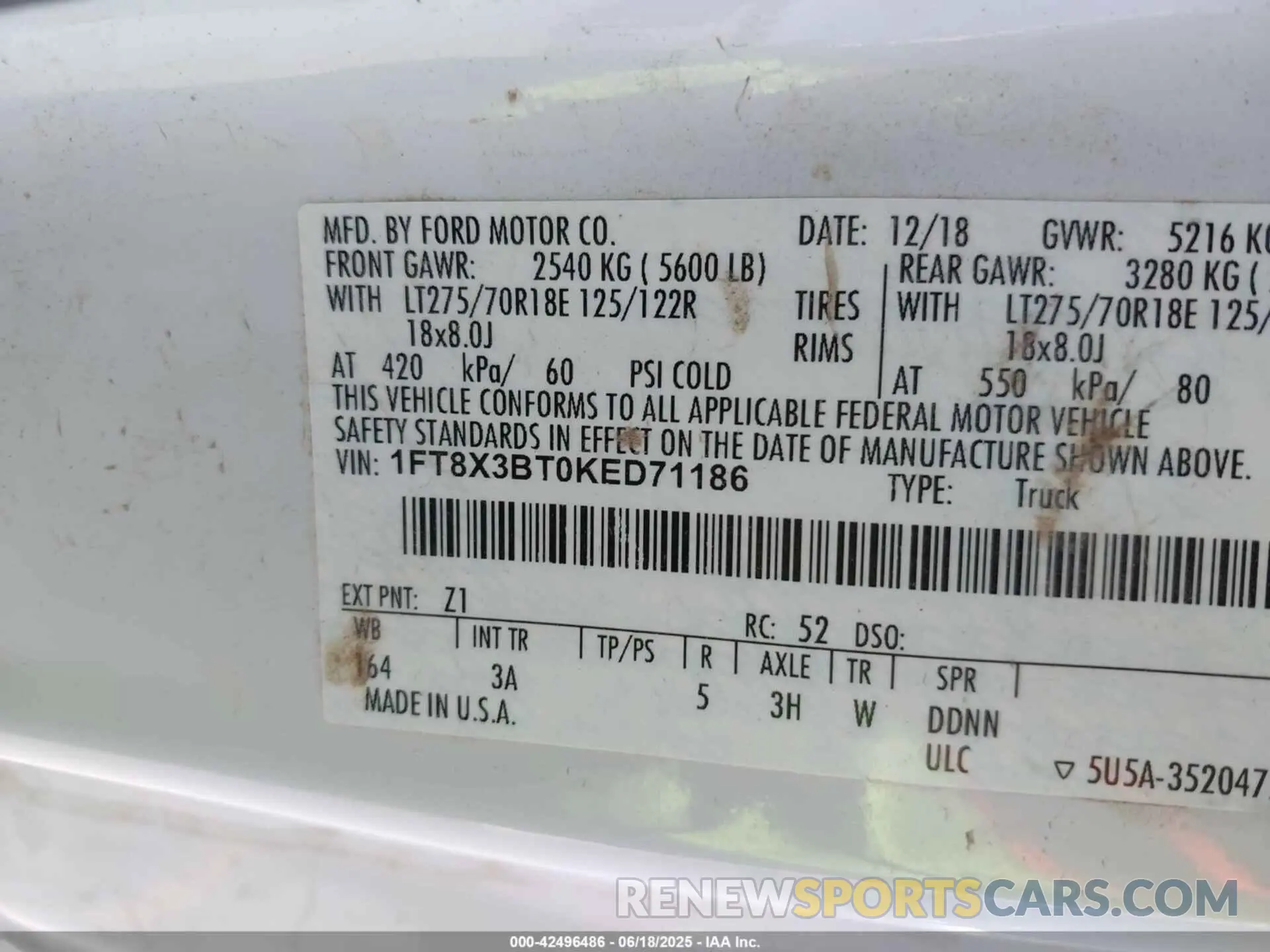 8 Photograph of a damaged car 1FT8X3BT0KED71186 FORD F-350 2019