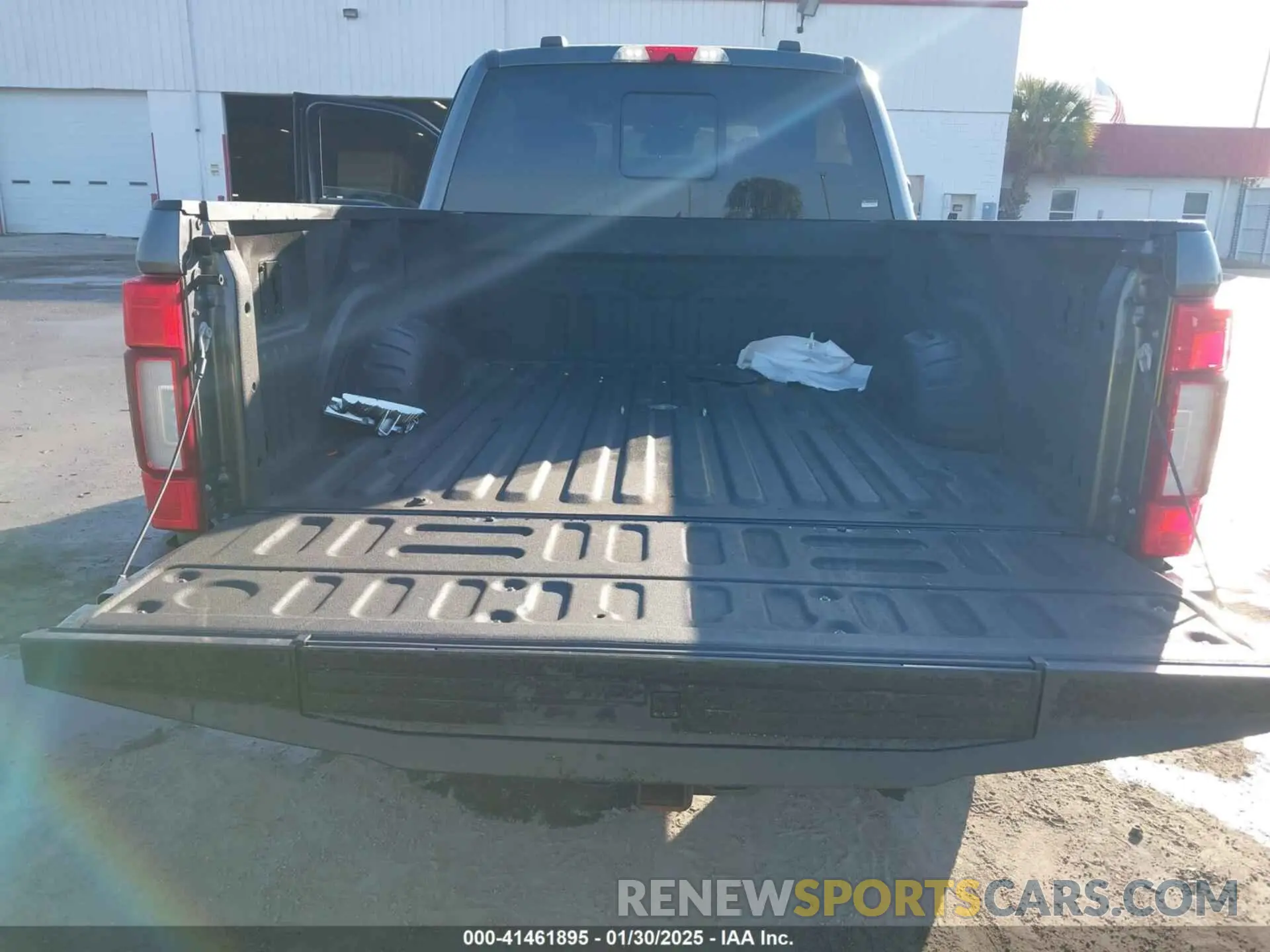 6 Photograph of a damaged car 1FT8W3BT4LEE66354 FORD F-350 2020