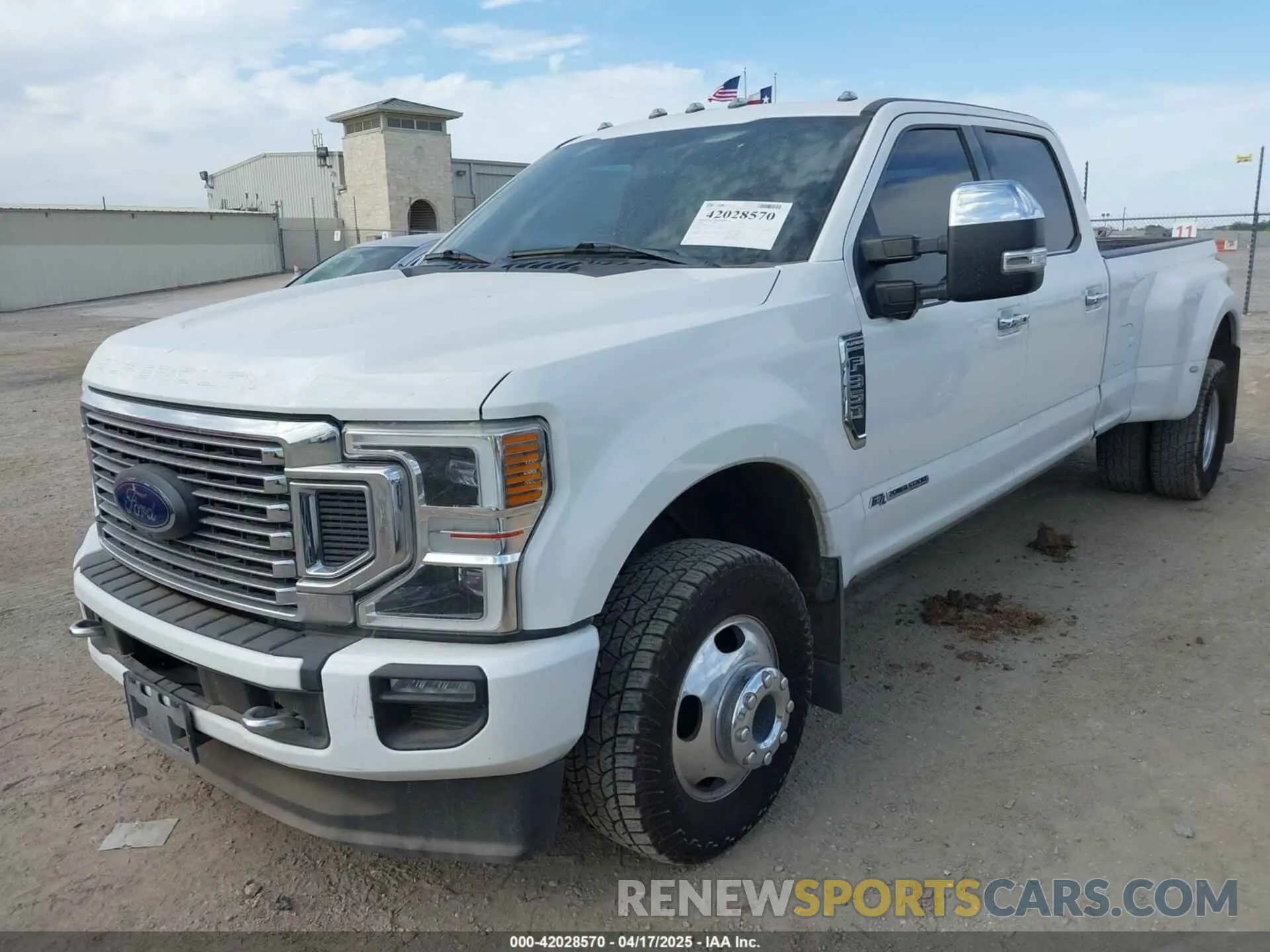 2 Фотография поврежденного автомобиля 1FT8W3DT2LEE94604 FORD F-350 2020