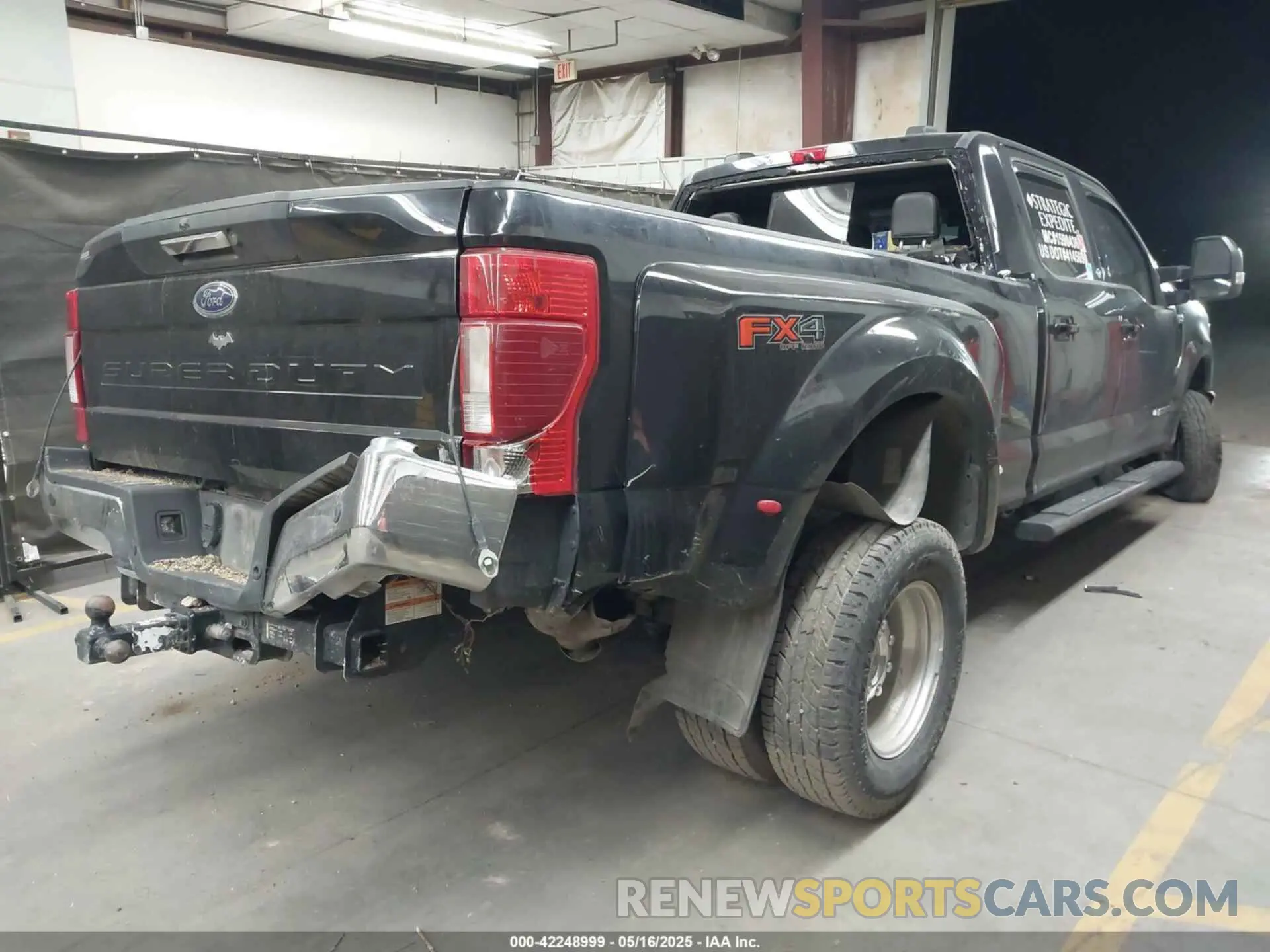4 Photograph of a damaged car 1FT8W3DT4LED48205 FORD F-350 2020
