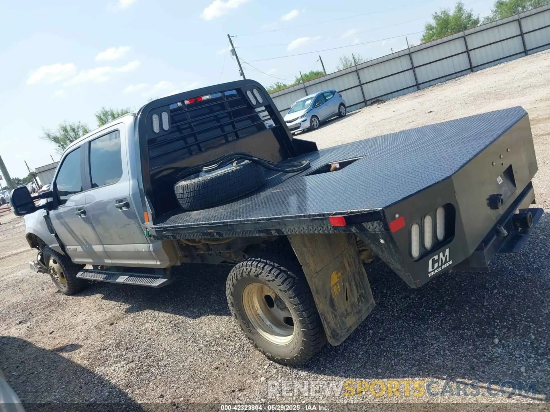 14 Photograph of a damaged car 1FT8W3DT5LEC28784 FORD F-350 2020