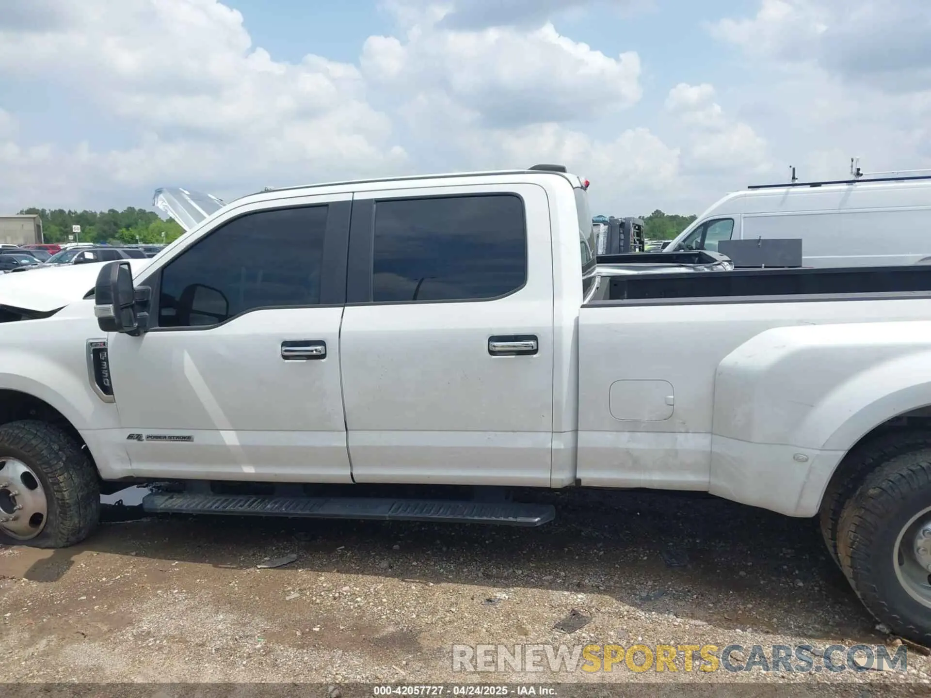 14 Фотография поврежденного автомобиля 1FT8W3DT5LEE68515 FORD F-350 2020