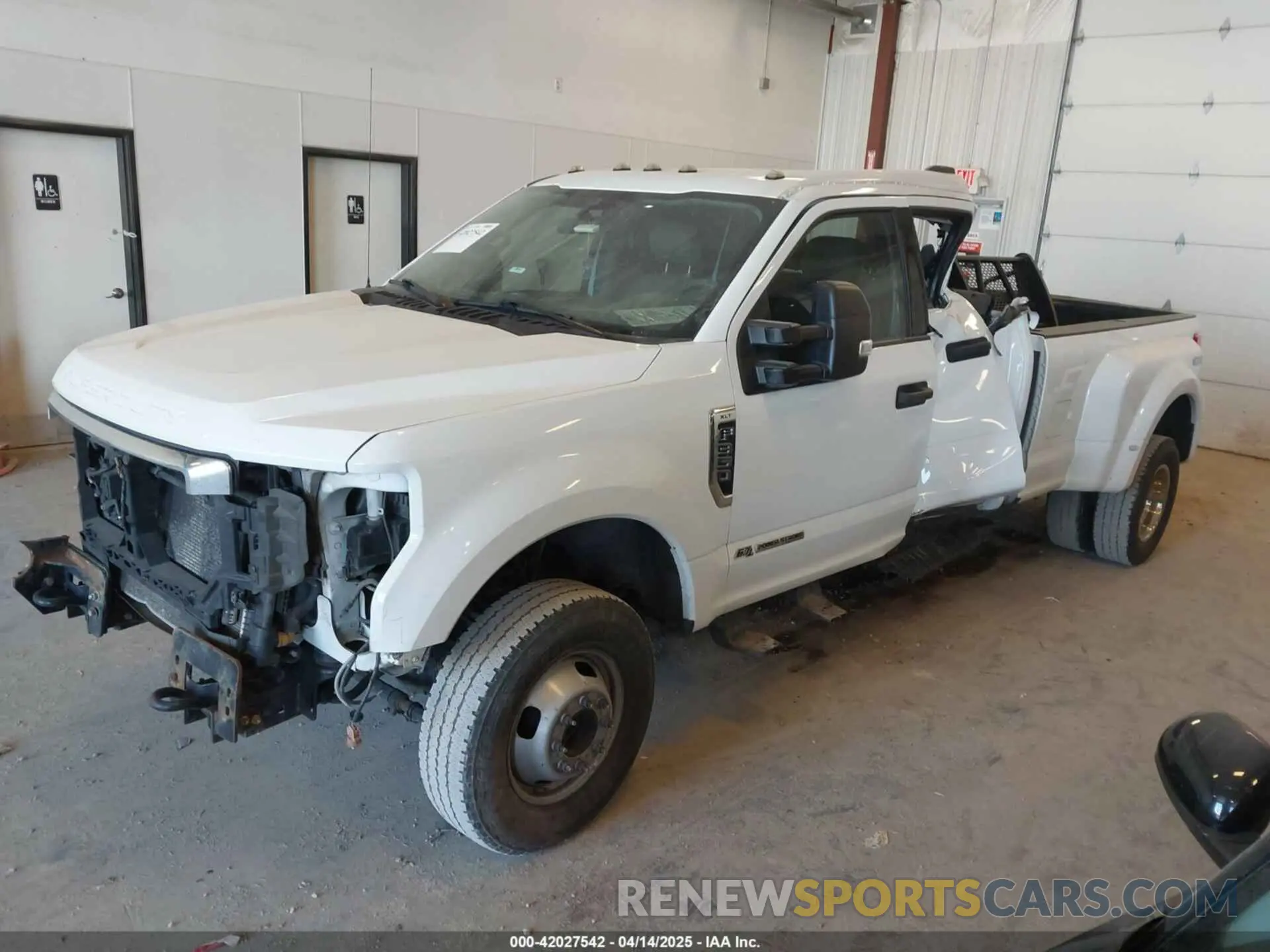 2 Фотография поврежденного автомобиля 1FT8W3DT8LEC45773 FORD F-350 2020