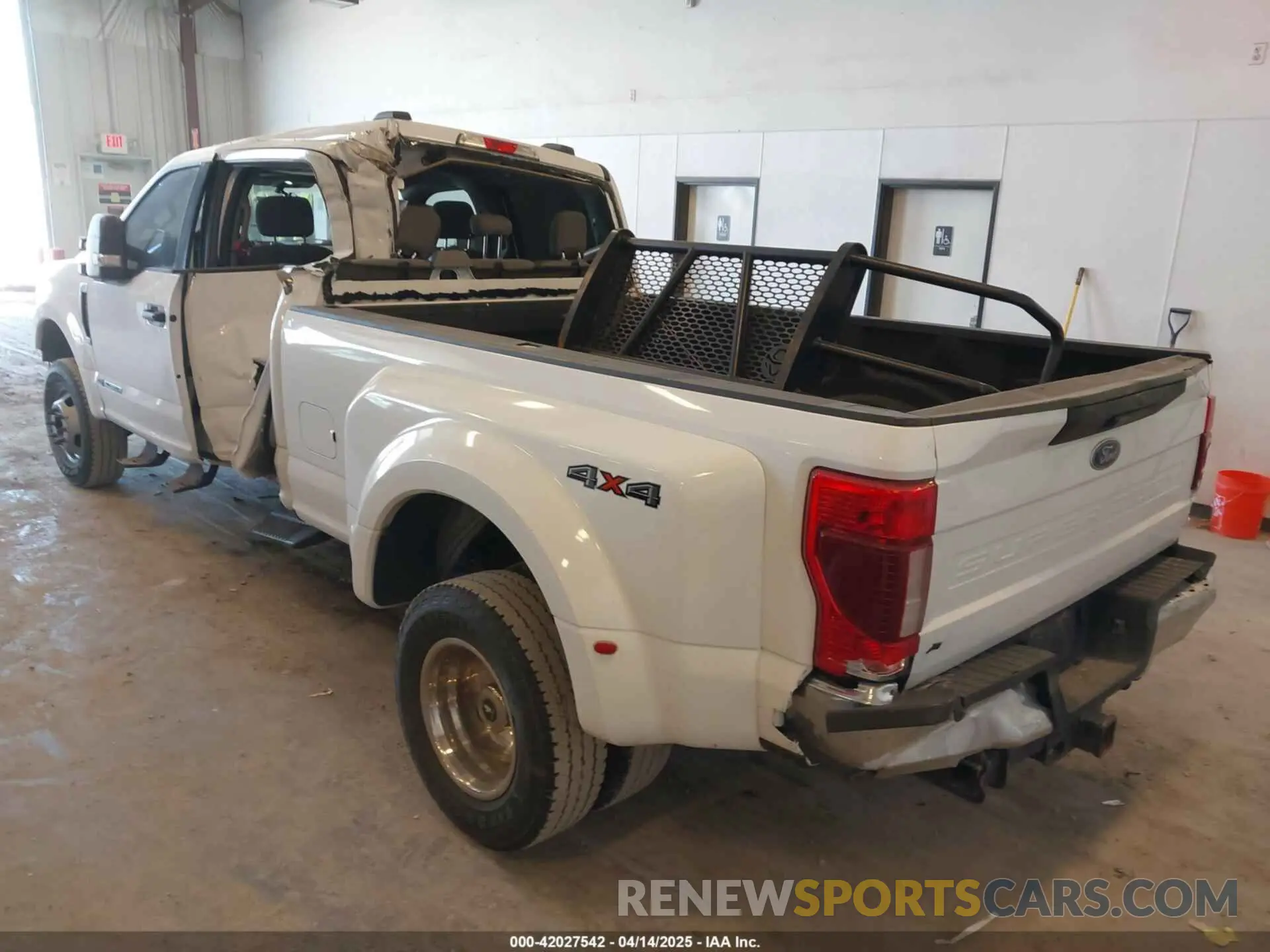 3 Фотография поврежденного автомобиля 1FT8W3DT8LEC45773 FORD F-350 2020