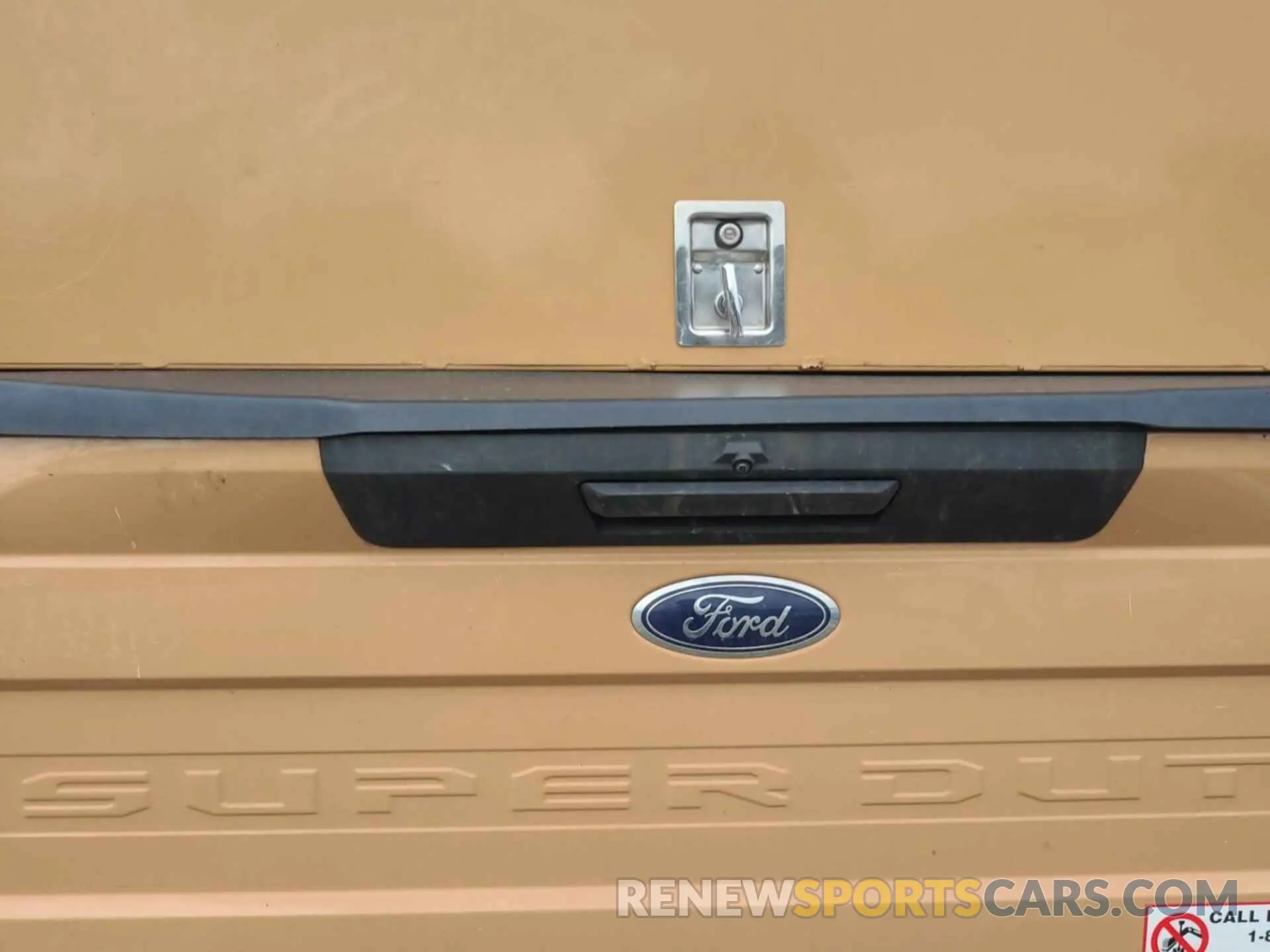 16 Photograph of a damaged car 1FT8W3A61MEC92000 FORD F-350 2021