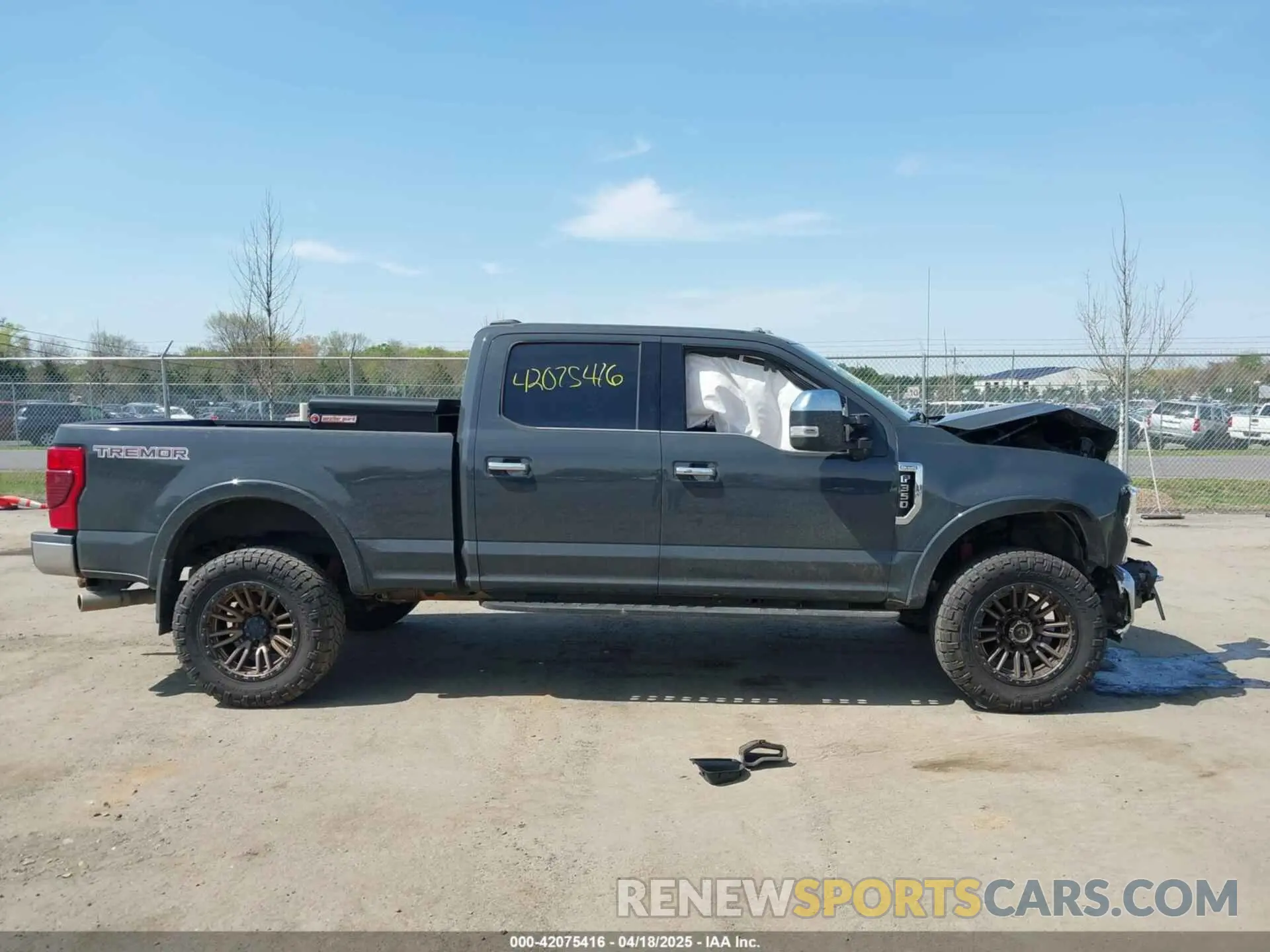 13 Photograph of a damaged car 1FT8W3BNXMEC16653 FORD F-350 2021
