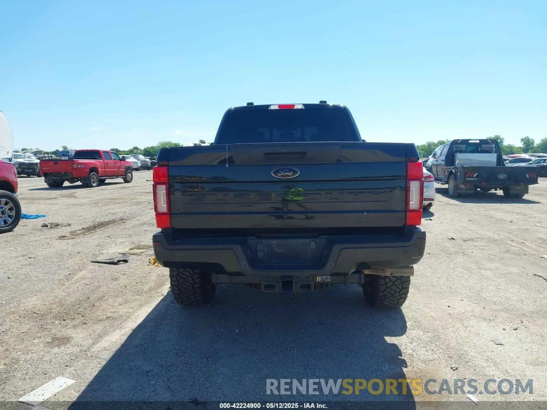 15 Photograph of a damaged car 1FT8W3BT3MEE14263 FORD F-350 2021